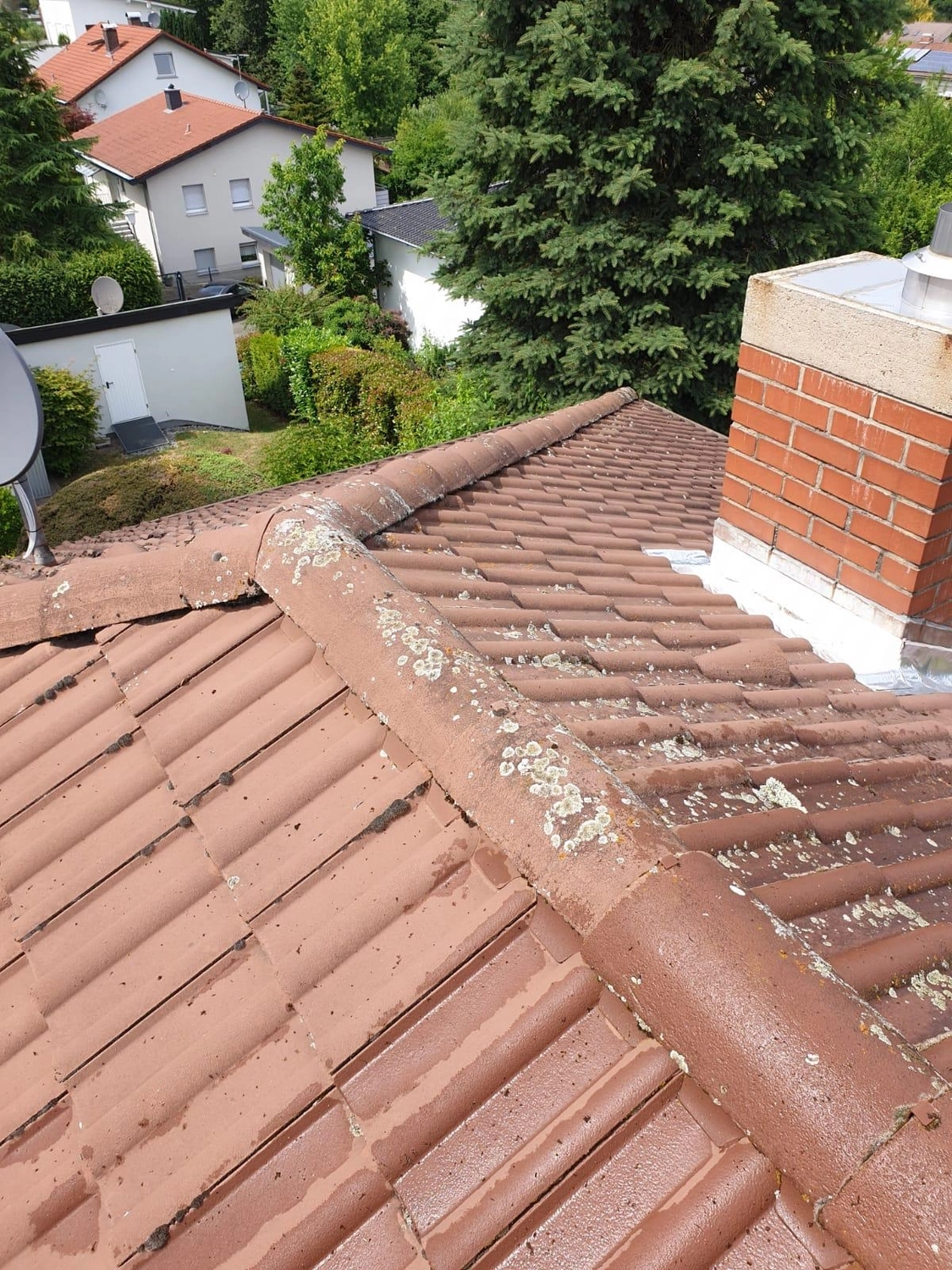 Bauabdichtungen- Bausanierungen Tiriakidis -  Komplette Renovierungsdienstleistungen – Dachziegel reinigen und neu versiegeln