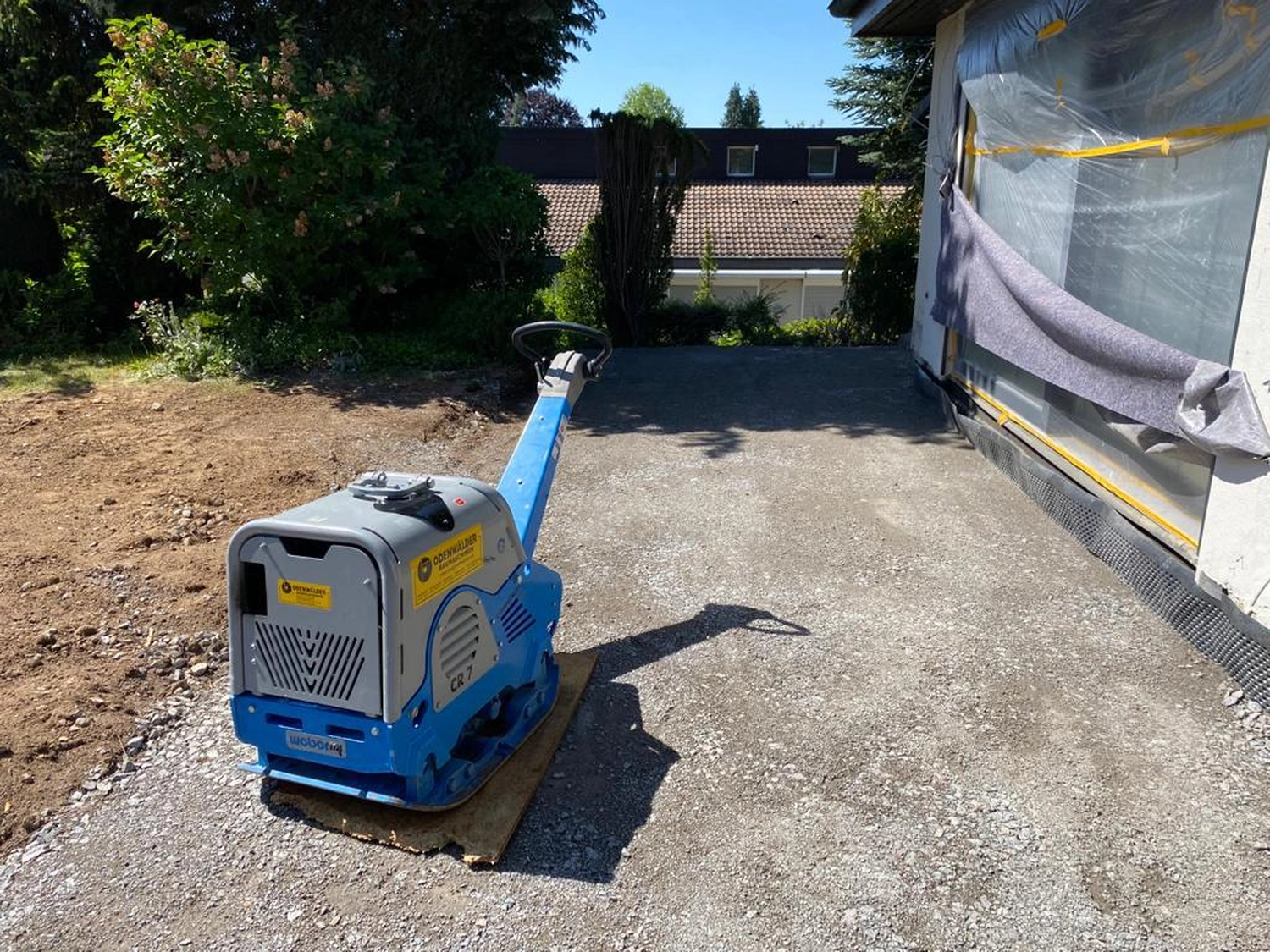 Bauabdichtungen- Bausanierungen Tiriakidis -  Komplette Renovierungsdienstleistungen – Pflanzenbewässerungsmaschine