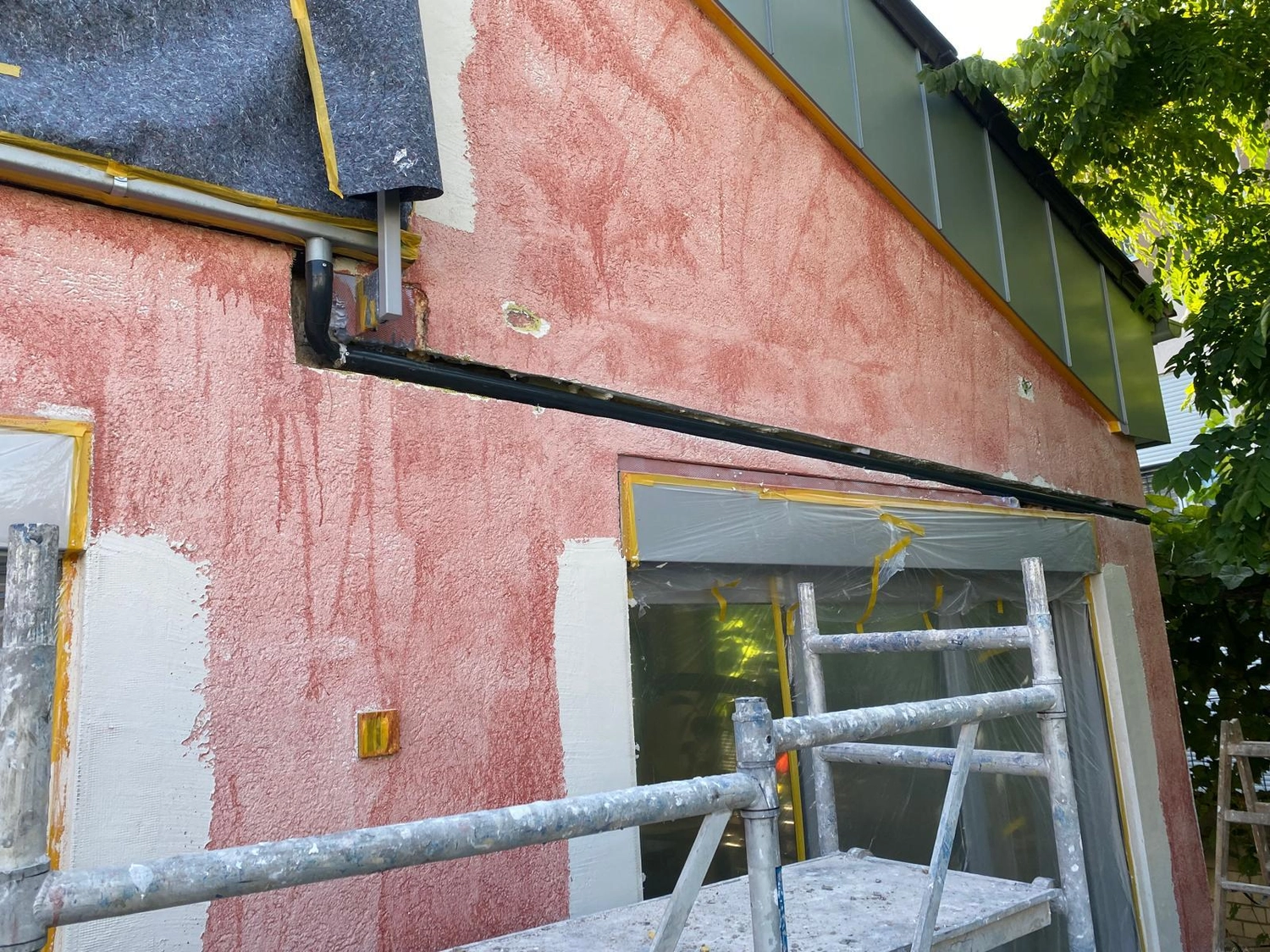 Bauabdichtungen- Bausanierungen Tiriakidis -  Komplette Renovierungsdienstleistungen – Fassaden arbeiten- Treppenabgang