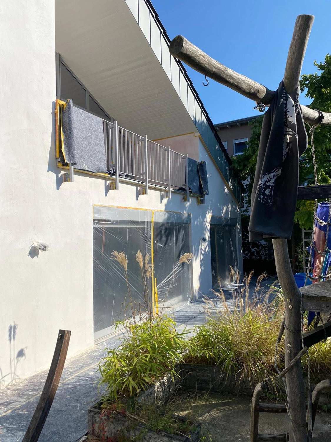 Bauabdichtungen- Bausanierungen Tiriakidis -  Komplette Renovierungsdienstleistungen – Fassaden arbeiten- Treppenabgang