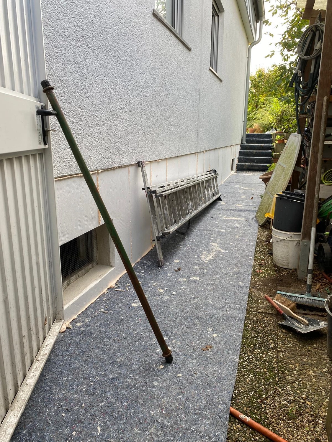 Bauabdichtungen- Bausanierungen Tiriakidis -  Komplette Renovierungsdienstleistungen – Fassaden arbeiten- Treppenabgang