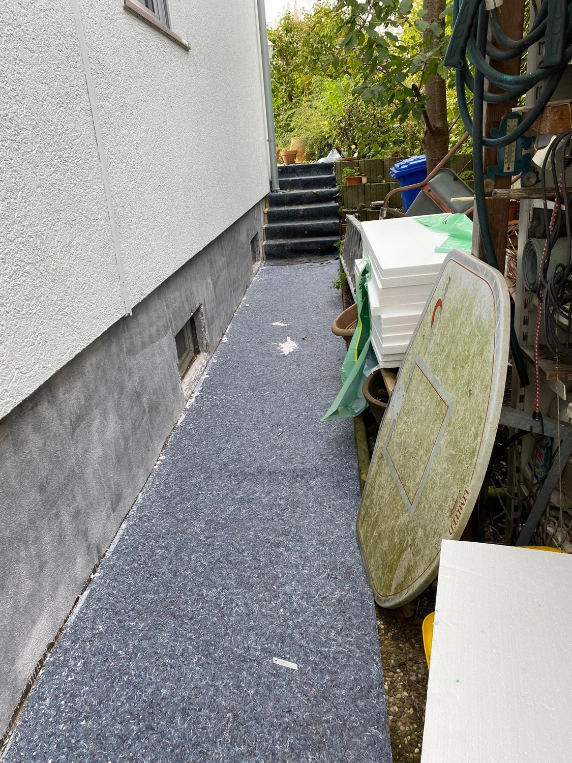 Bauabdichtungen- Bausanierungen Tiriakidis -  Komplette Renovierungsdienstleistungen – Fassaden arbeiten- Treppenabgang