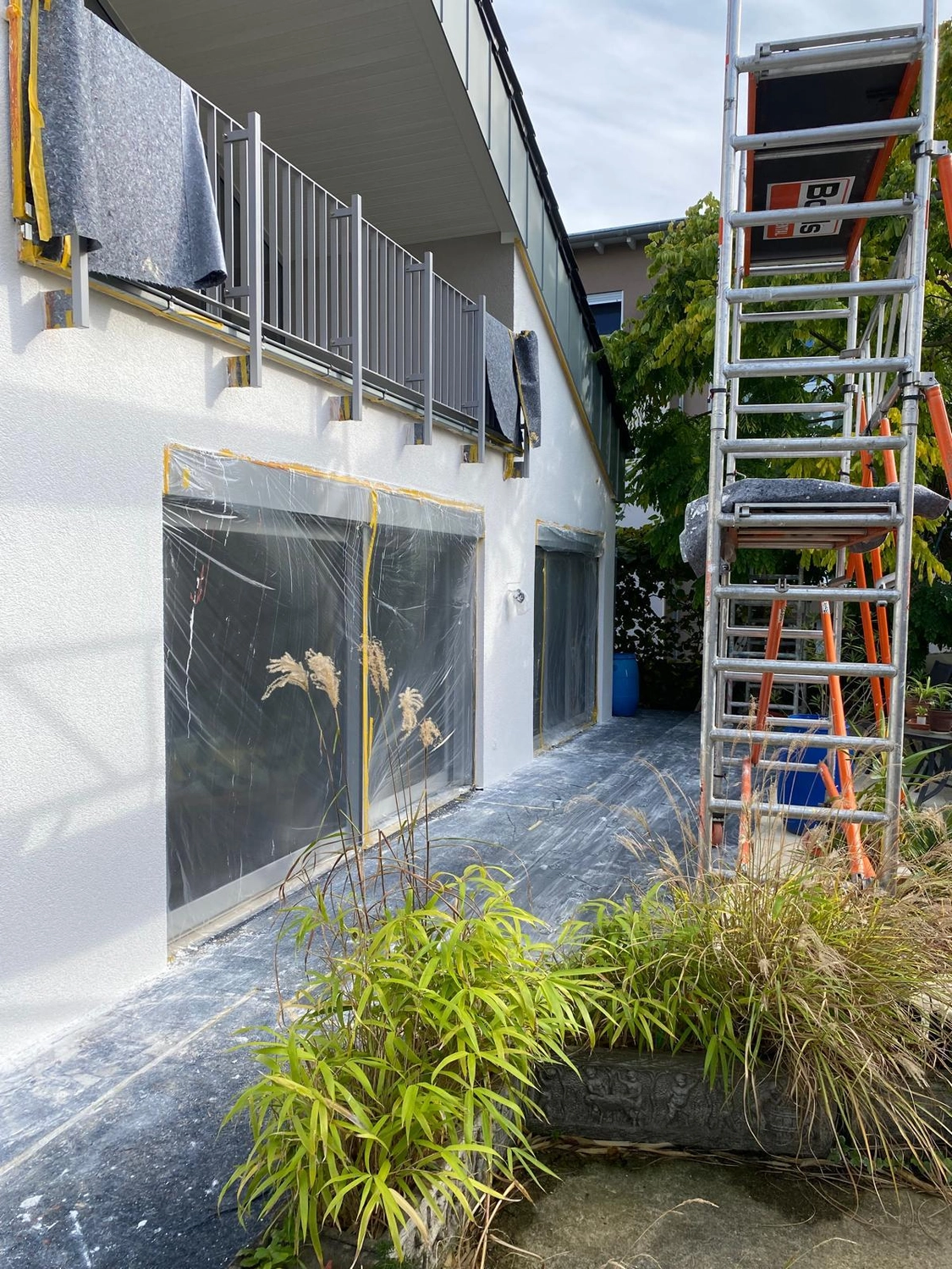 Bauabdichtungen- Bausanierungen Tiriakidis -  Komplette Renovierungsdienstleistungen – Fassaden arbeiten- Treppenabgang