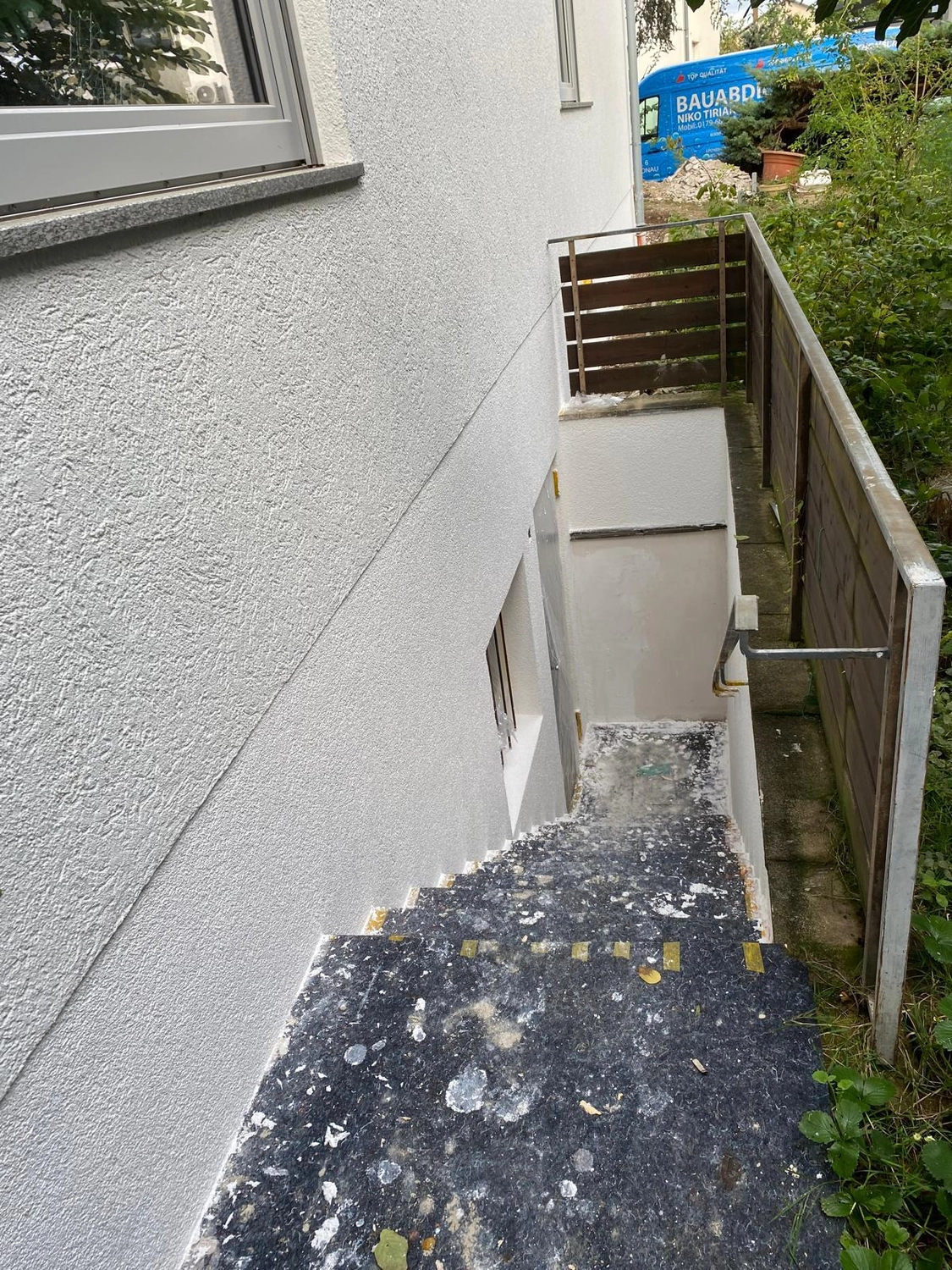 Bauabdichtungen- Bausanierungen Tiriakidis -  Komplette Renovierungsdienstleistungen – Fassaden arbeiten- Treppenabgang