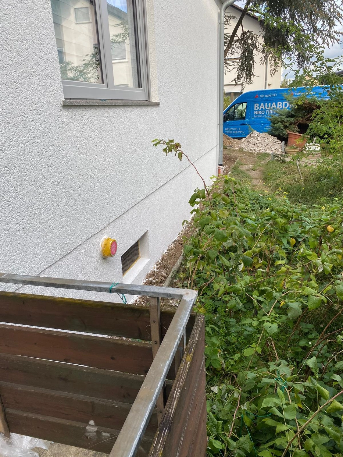 Bauabdichtungen- Bausanierungen Tiriakidis -  Komplette Renovierungsdienstleistungen – Fassaden arbeiten- Treppenabgang