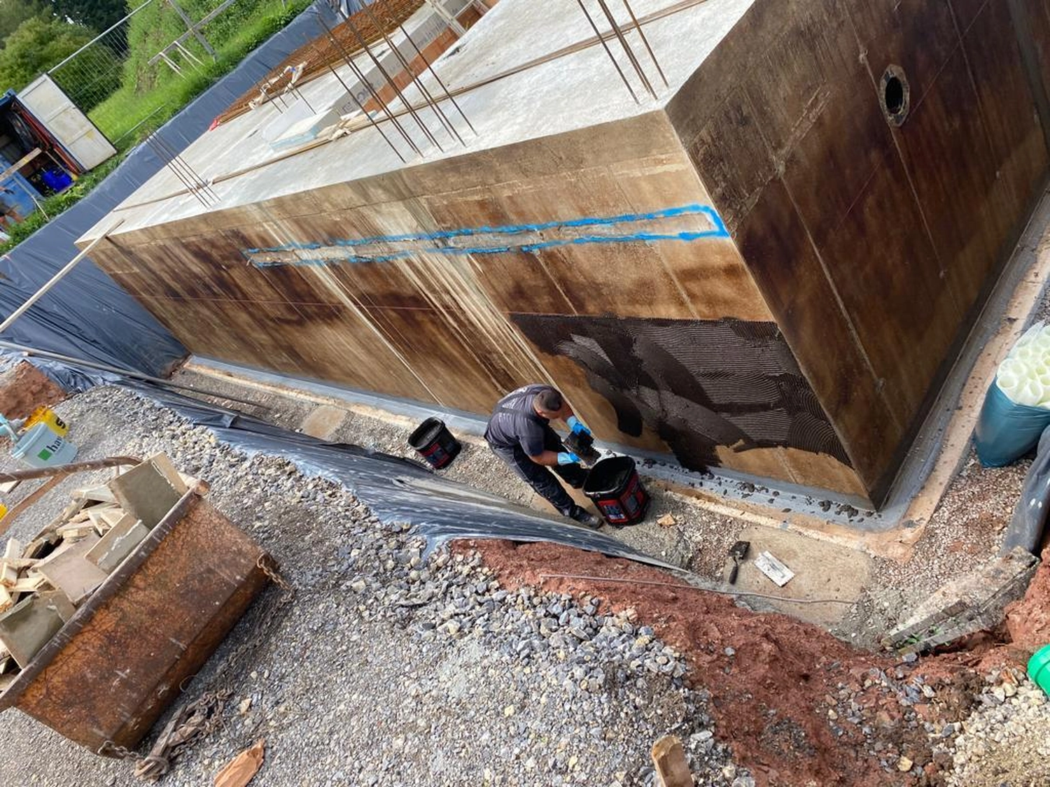 Bauabdichtungen- Bausanierungen Tiriakidis -  Komplette  Renovierungsdienstleistungen – Kellerabdichtung Bitumen plus Dämmung