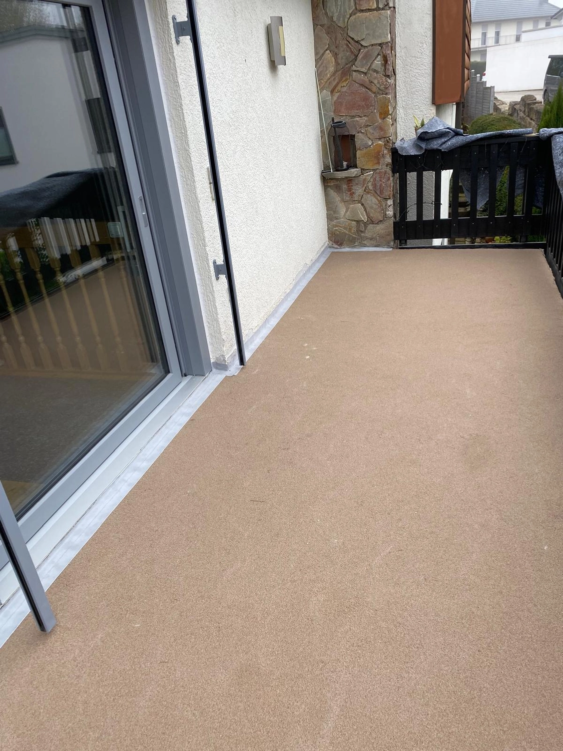 Bauabdichtungen- Bausanierungen Tiriakidis -  Komplette  Renovierungsdienstleistungen – Boden Beschichtigungen