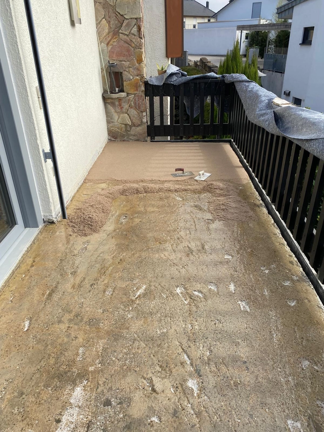 Bauabdichtungen- Bausanierungen Tiriakidis -  Komplette  Renovierungsdienstleistungen – Boden Beschichtigungen