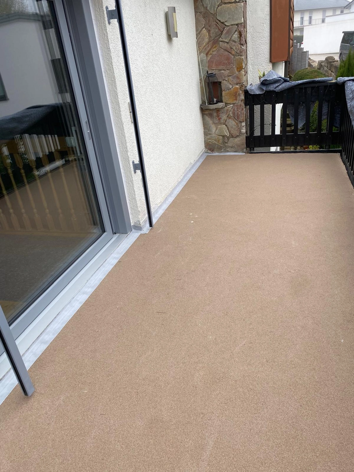 Bauabdichtungen- Bausanierungen Tiriakidis -  Komplette  Renovierungsdienstleistungen – Boden Beschichtigungen