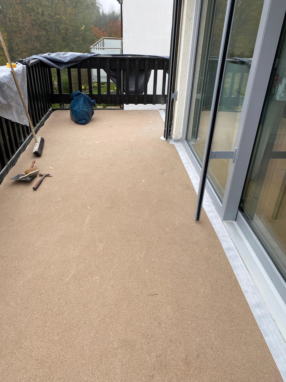 Bauabdichtungen- Bausanierungen Tiriakidis -  Komplette  Renovierungsdienstleistungen – Boden Beschichtigungen