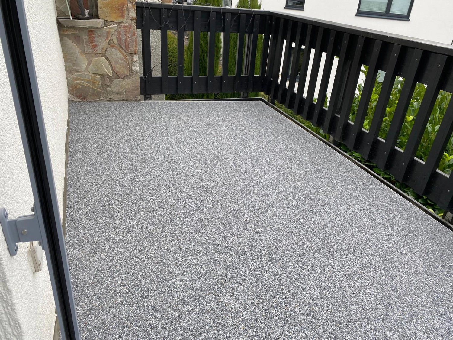 Bauabdichtungen- Bausanierungen Tiriakidis -  Komplette Renovierungsdienstleistungen – Steinteppiche-Beschichtigungen