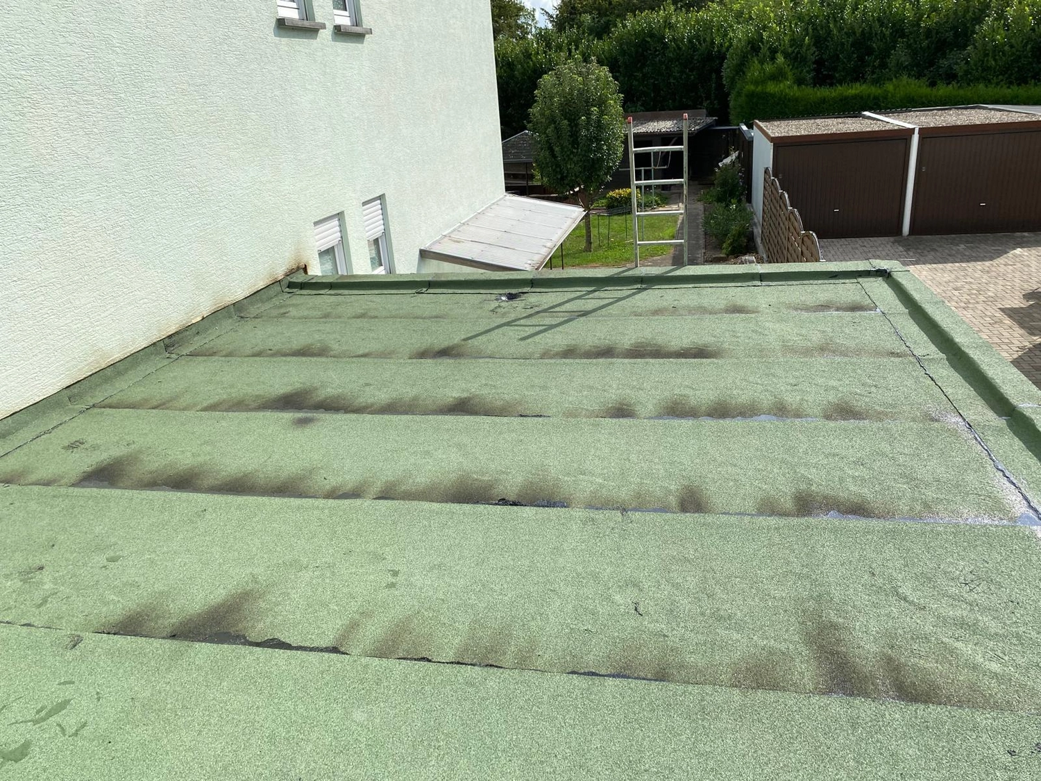 Bauabdichtungen- Bausanierungen Tiriakidis -  Komplette Renovierungsdienstleistungen – Flachdach - Balkon Schweißbahnen verlegen