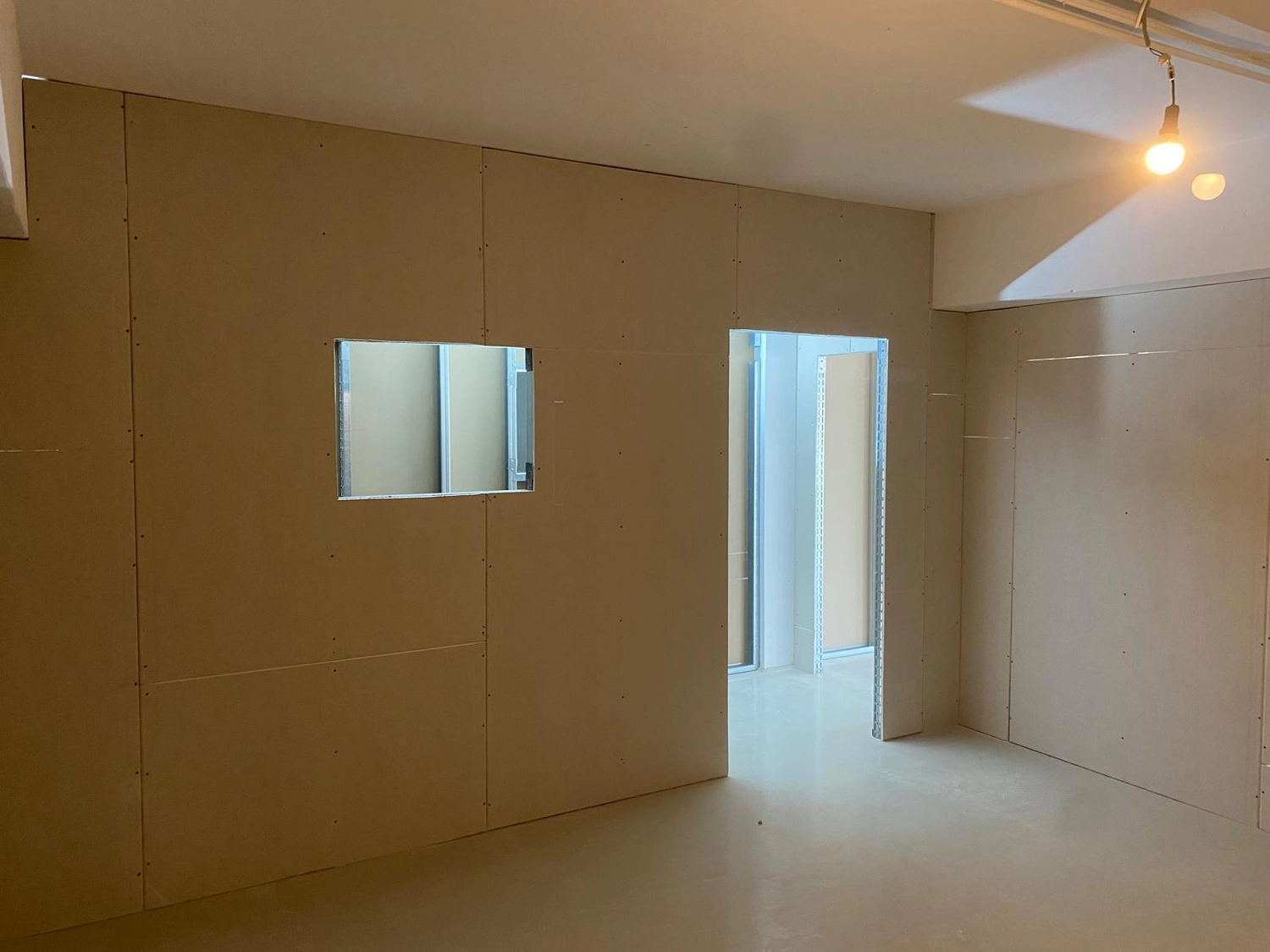 Bauabdichtungen- Bausanierungen Tiriakidis -  Komplette Renovierungsdienstleistungen – Trockenbauarbeiten