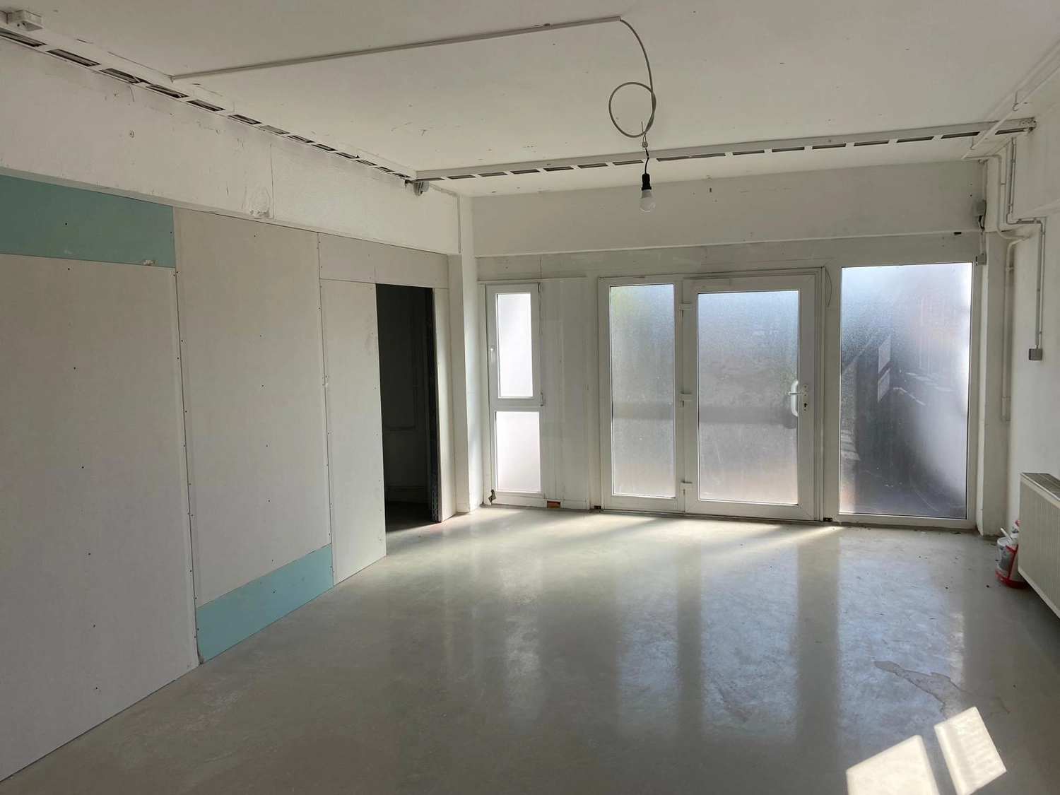 Bauabdichtungen- Bausanierungen Tiriakidis -  Komplette Renovierungsdienstleistungen – Trockenbauarbeiten