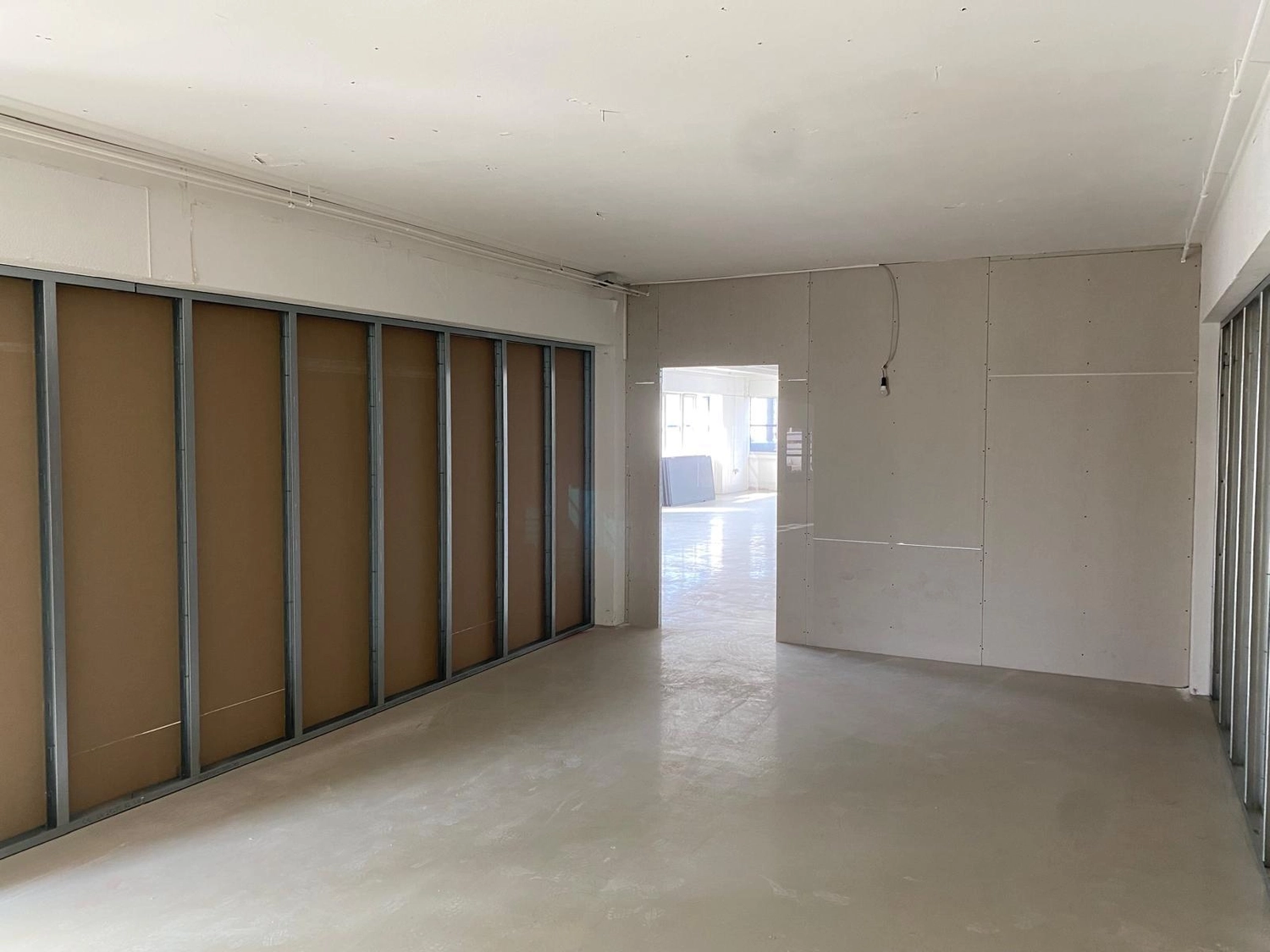 Bauabdichtungen- Bausanierungen Tiriakidis -  Komplette Renovierungsdienstleistungen – Trockenbauarbeiten