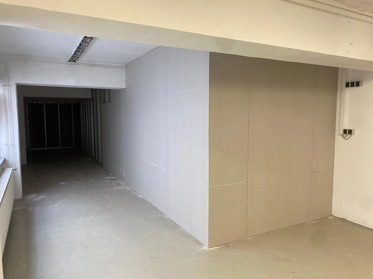 Bauabdichtungen- Bausanierungen Tiriakidis -  Komplette Renovierungsdienstleistungen – Trockenbauarbeiten