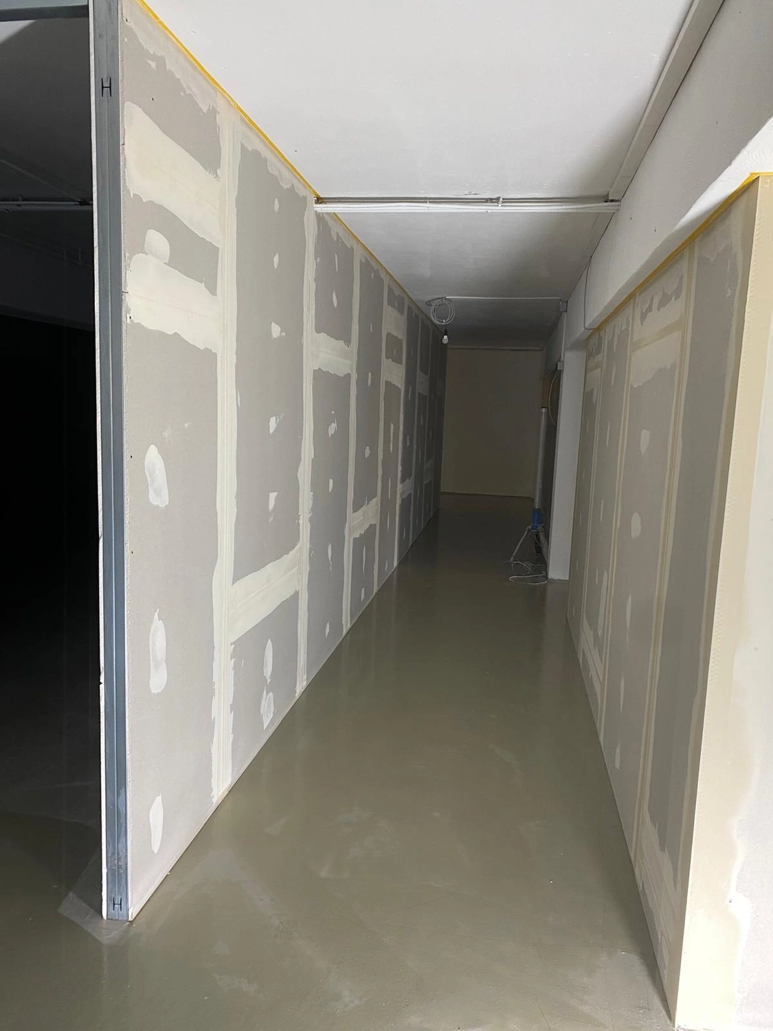 Bauabdichtungen- Bausanierungen Tiriakidis -  Komplette Renovierungsdienstleistungen – Trockenbauarbeiten