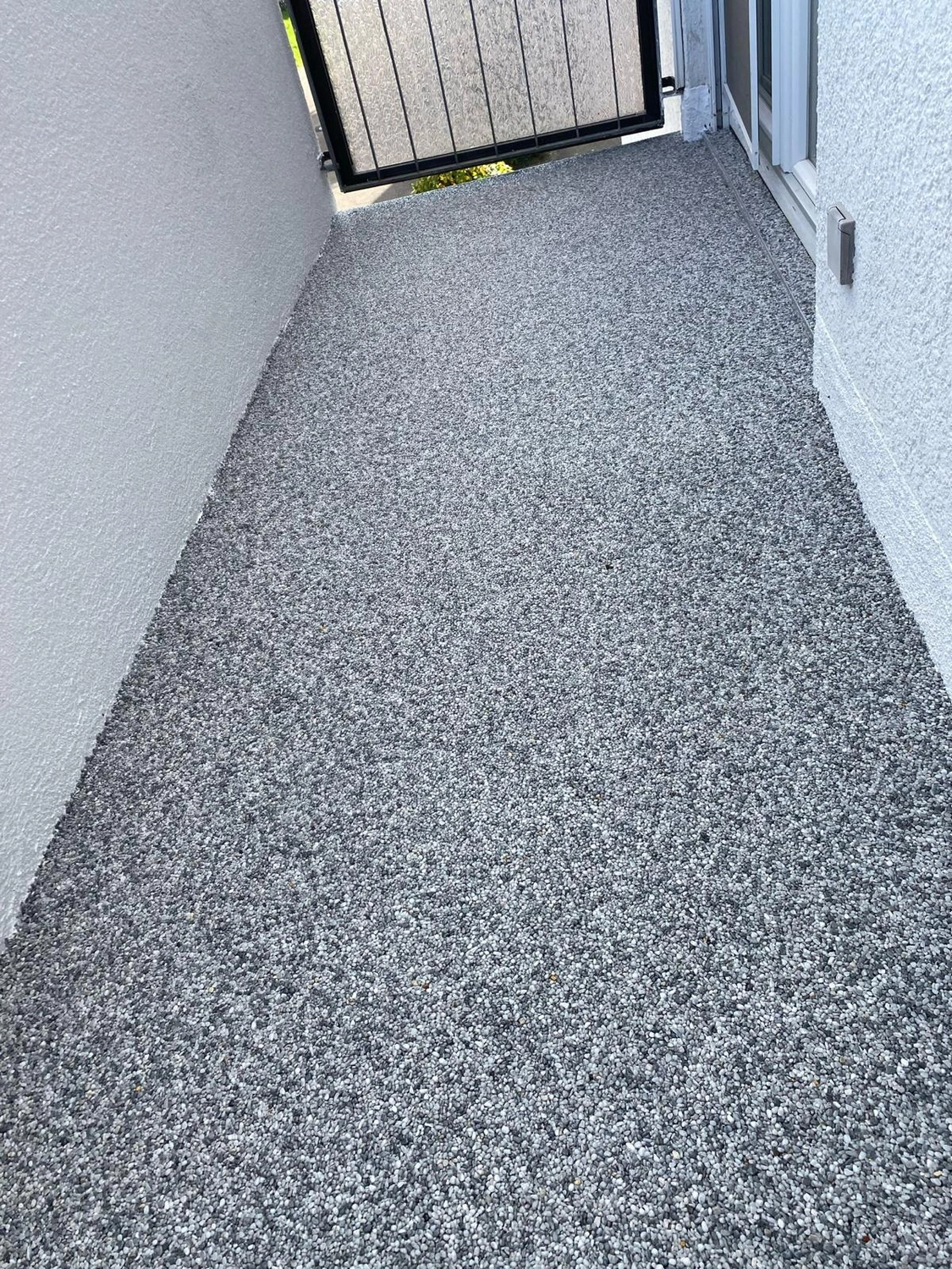 Bauabdichtungen- Bausanierungen Tiriakidis -  Komplette Renovierungsdienstleistungen – Steinteppiche-Beschichtigungen