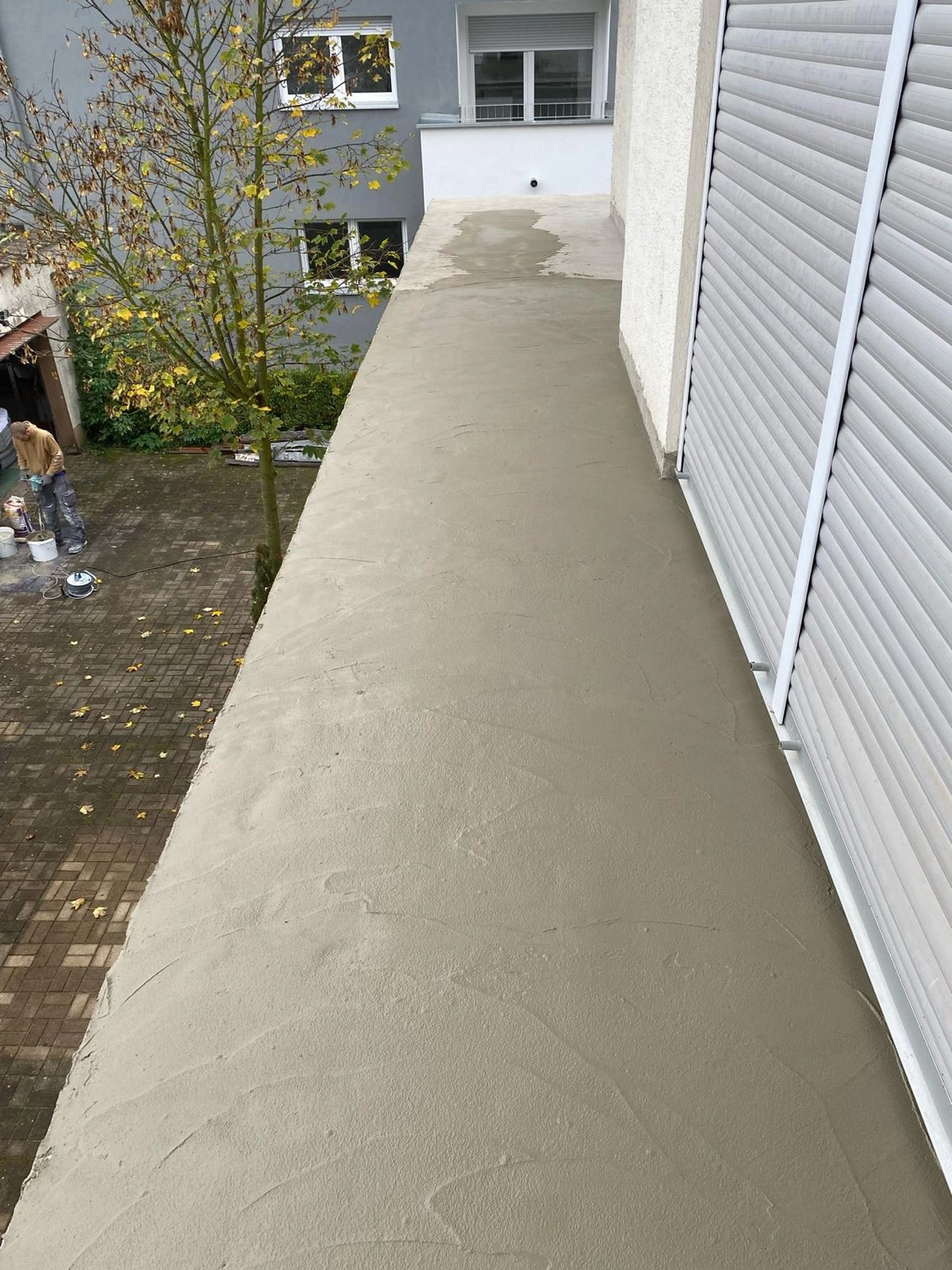 Bauabdichtungen- Bausanierungen Tiriakidis -  Komplette  Renovierungsdienstleistungen – Boden Beschichtigungen