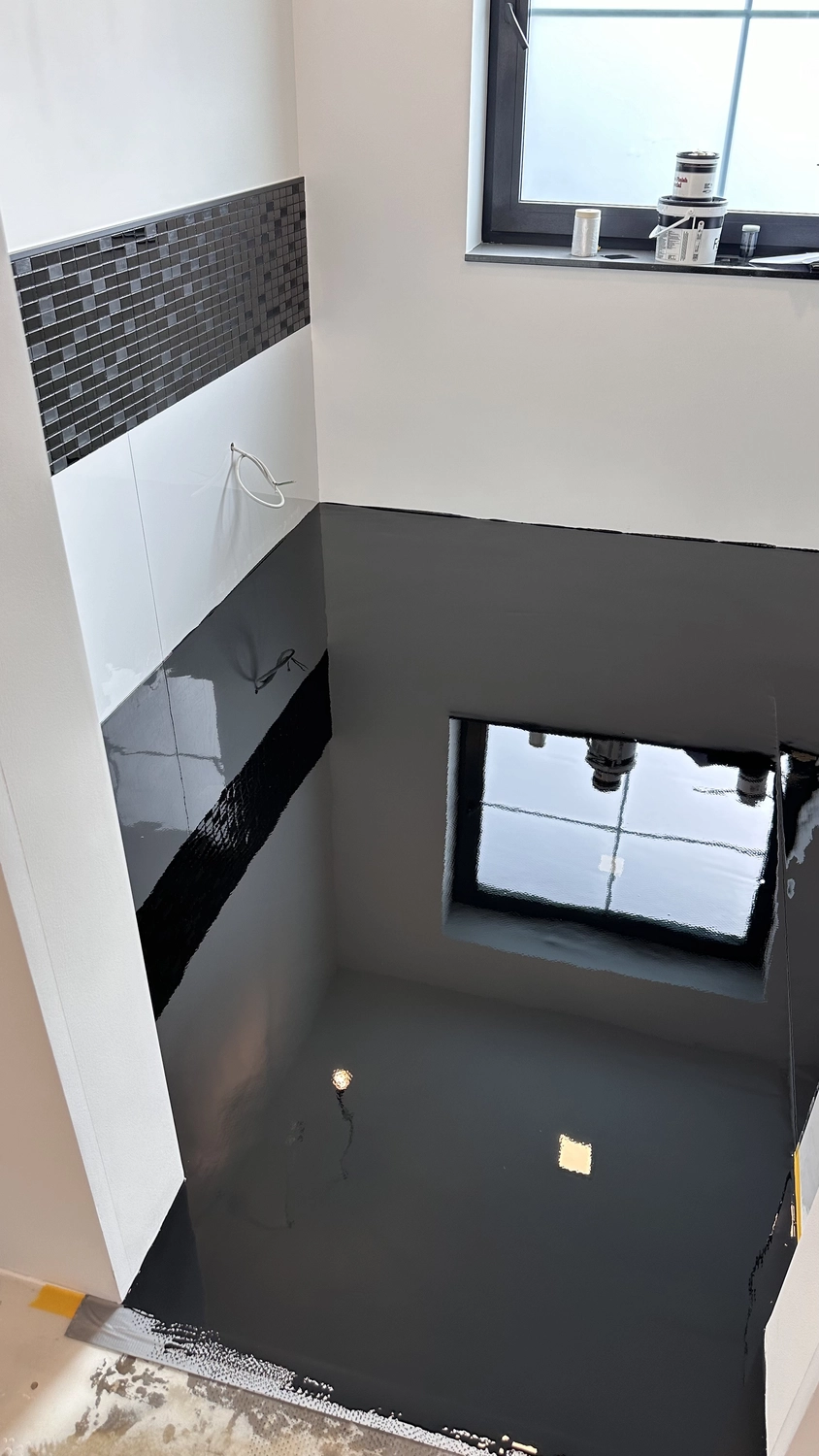 Bauabdichtungen- Bausanierungen Tiriakidis -  Komplette  Renovierungsdienstleistungen – Wand Beschichtigungen