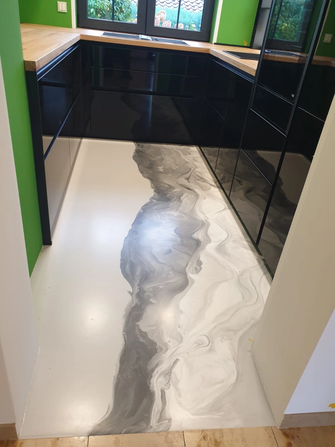 Bauabdichtungen- Bausanierungen Tiriakidis -  Komplette  Renovierungsdienstleistungen – Boden Beschichtigungen