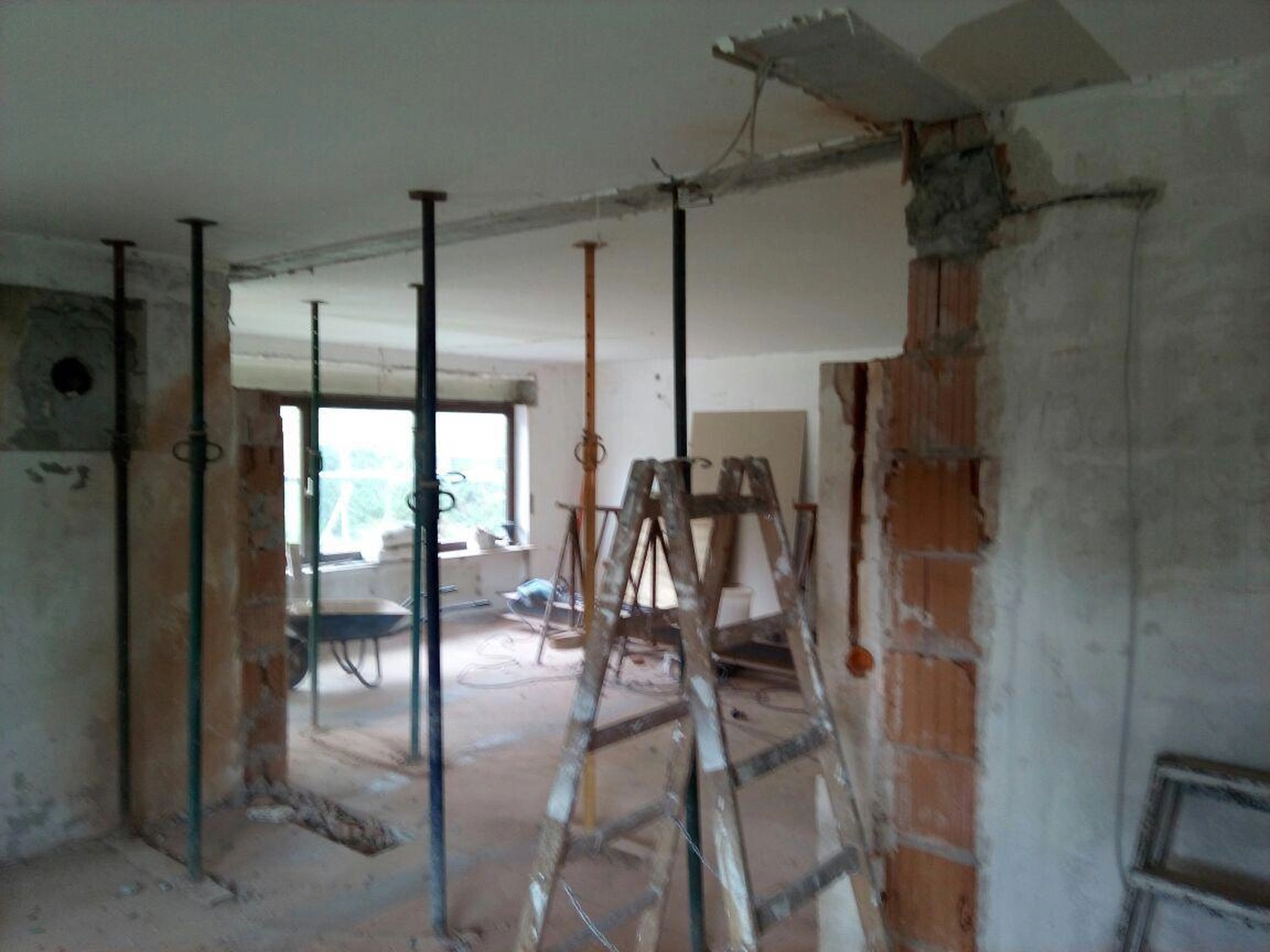 Bauabdichtungen- Bausanierungen Tiriakidis -  Komplette Renovierungsdienstleistungen – Kernsanierung 