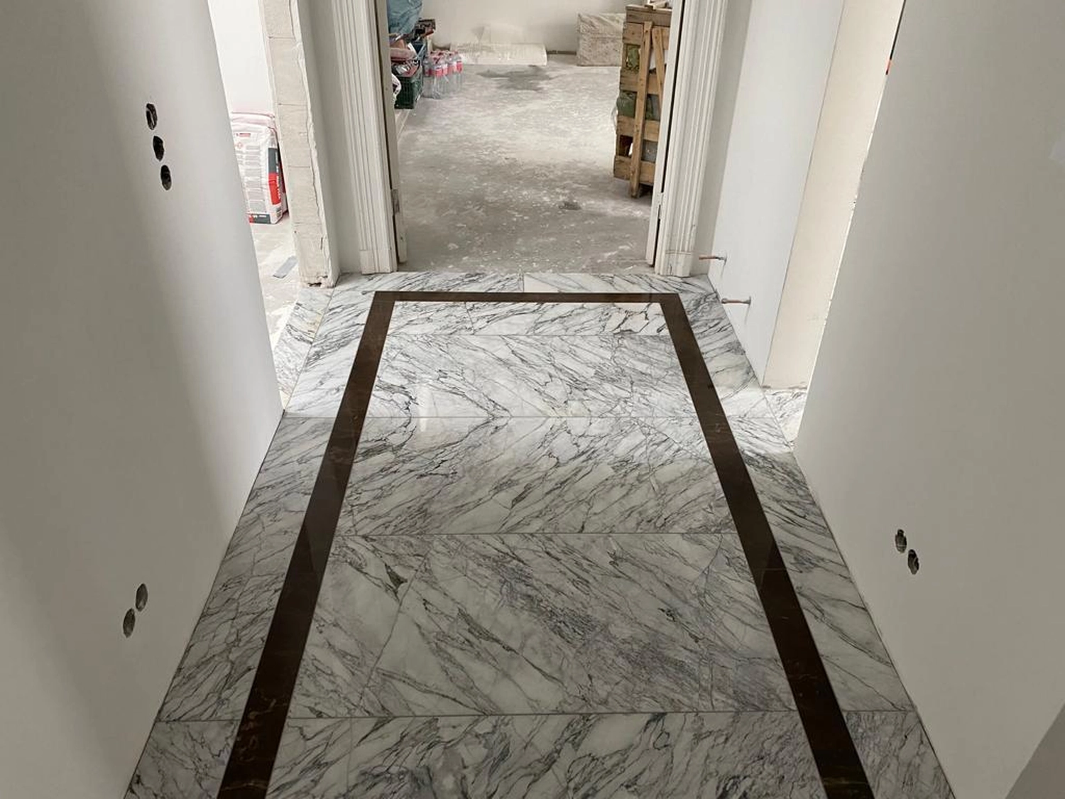 Bauabdichtungen- Bausanierungen Tiriakidis -  Komplette Renovierungsdienstleistungen – Fließen Natursteinarbeiten