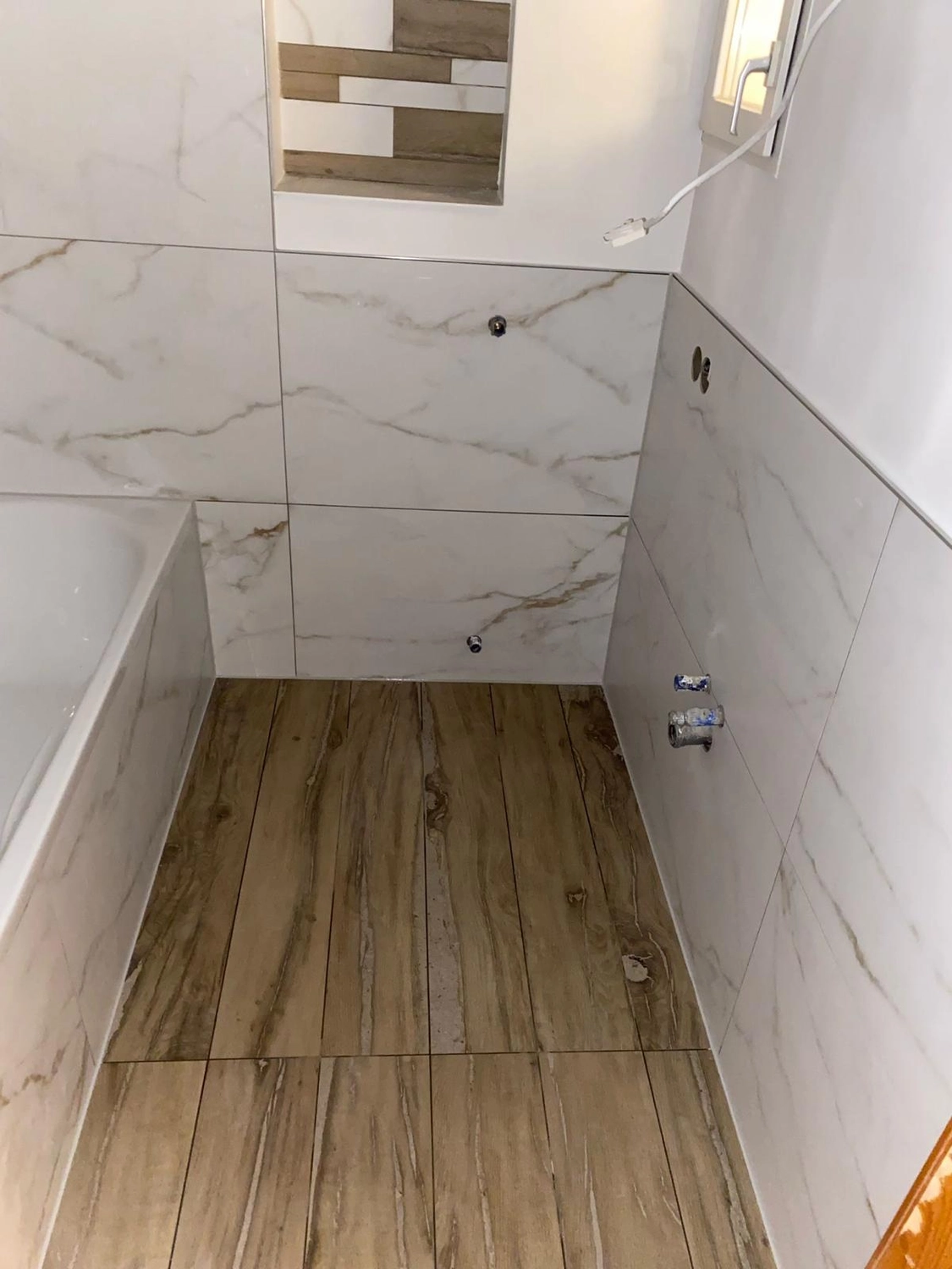 Bauabdichtungen- Bausanierungen Tiriakidis -  Komplette Renovierungsdienstleistungen – Fließen Natursteinarbeiten