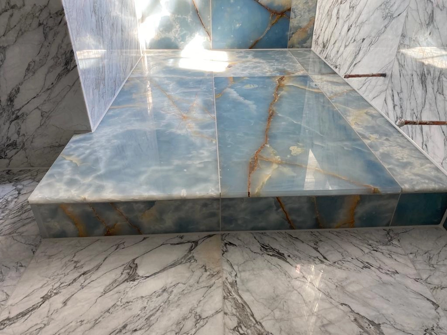 Bauabdichtungen- Bausanierungen Tiriakidis -  Komplette Renovierungsdienstleistungen – Fließen Natursteinarbeiten