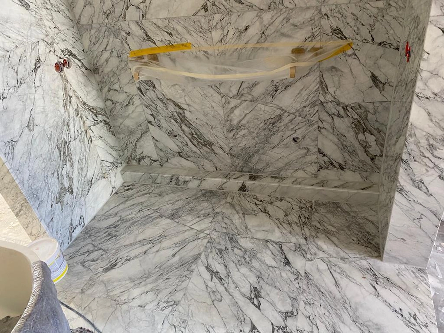 Bauabdichtungen- Bausanierungen Tiriakidis -  Komplette Renovierungsdienstleistungen – Fließen Natursteinarbeiten