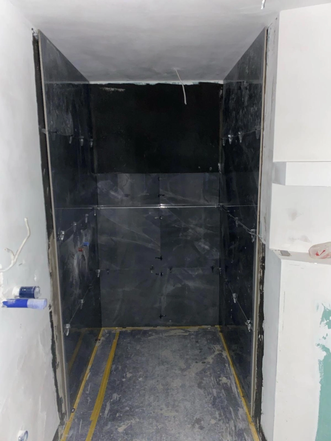 Bauabdichtungen- Bausanierungen Tiriakidis -  Komplette Renovierungsdienstleistungen – Fließen Natursteinarbeiten