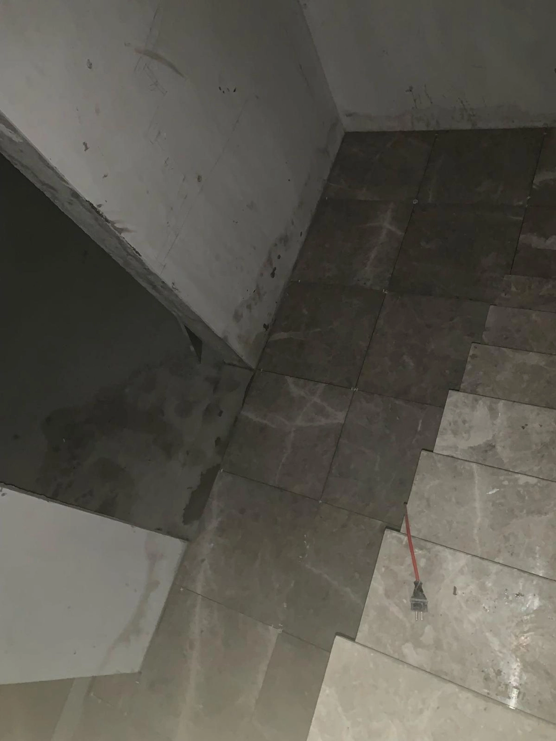 Bauabdichtungen- Bausanierungen Tiriakidis -  Komplette Renovierungsdienstleistungen – Fließen Natursteinarbeiten