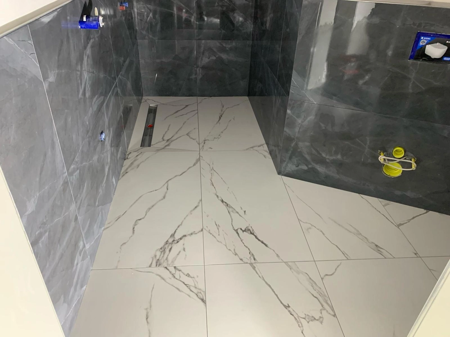 Bauabdichtungen- Bausanierungen Tiriakidis -  Komplette Renovierungsdienstleistungen – Fließen Natursteinarbeiten