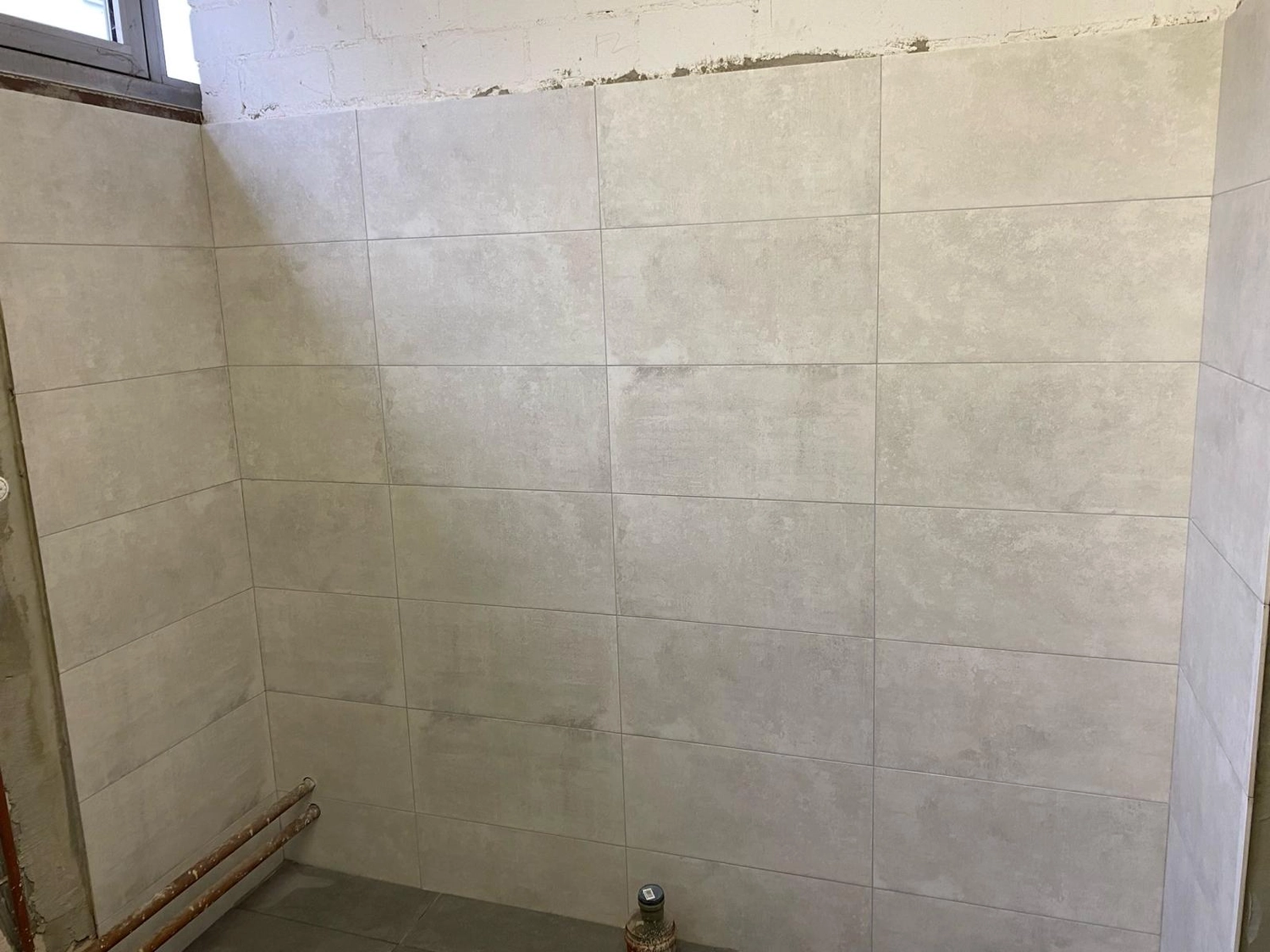 Bauabdichtungen- Bausanierungen Tiriakidis -  Komplette Renovierungsdienstleistungen – Fließen Natursteinarbeiten