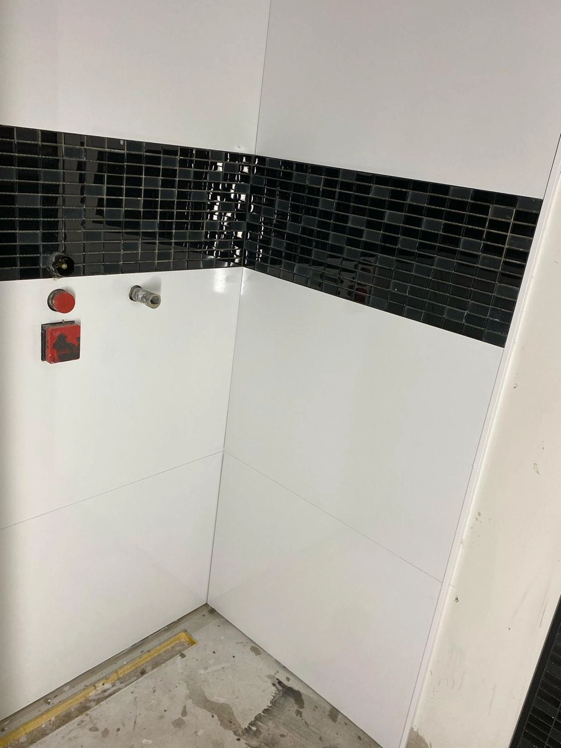 Bauabdichtungen- Bausanierungen Tiriakidis -  Komplette Renovierungsdienstleistungen – Fließen Natursteinarbeiten