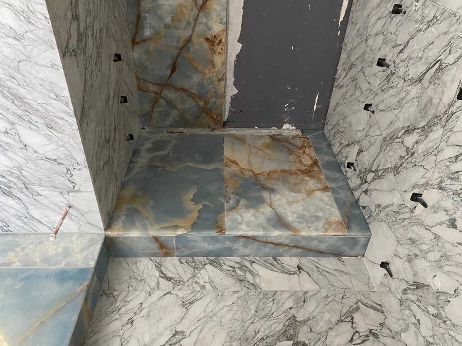 Bauabdichtungen- Bausanierungen Tiriakidis -  Komplette Renovierungsdienstleistungen – Fließen Natursteinarbeiten