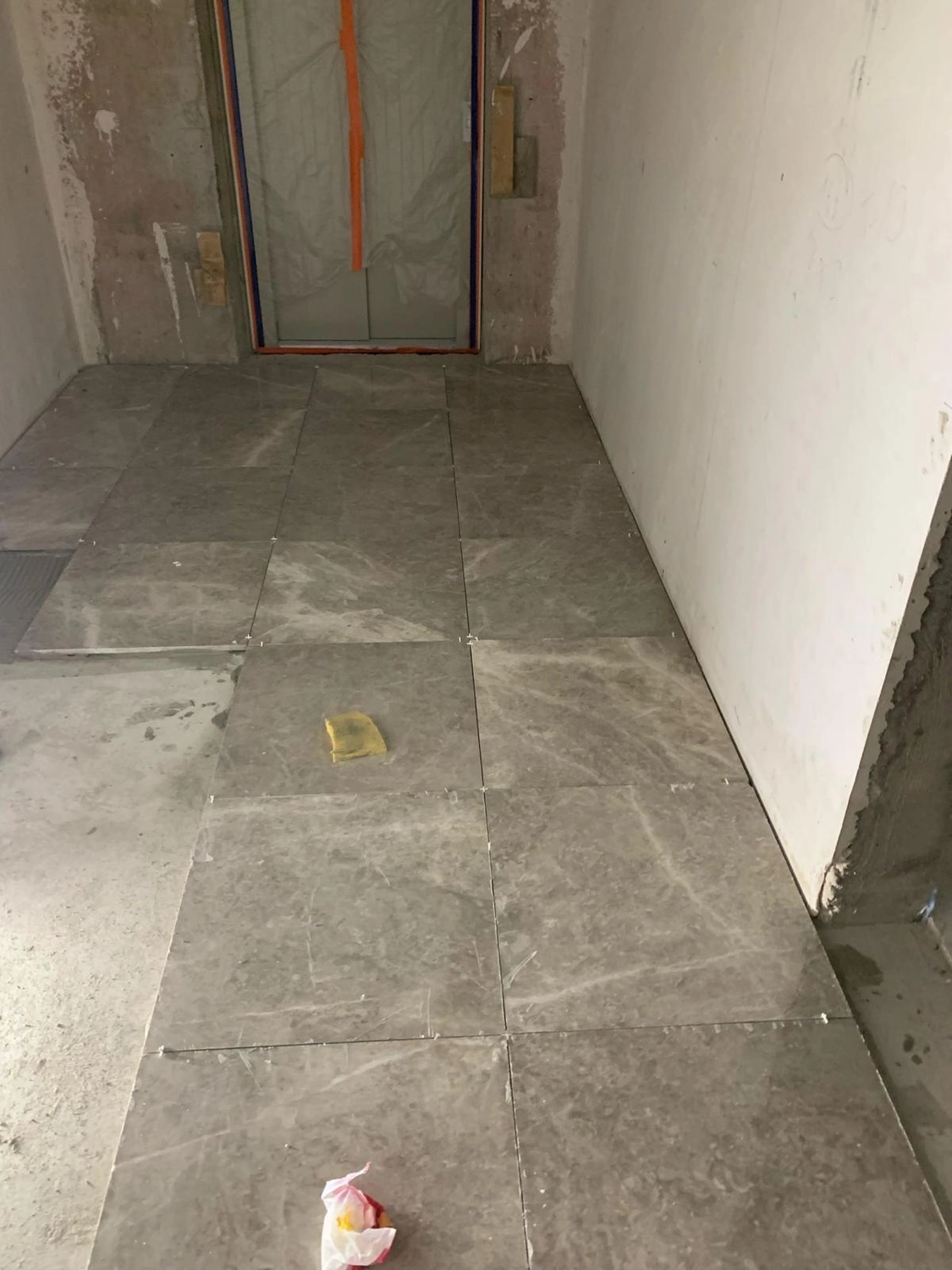 Bauabdichtungen- Bausanierungen Tiriakidis -  Komplette Renovierungsdienstleistungen – Fließen Natursteinarbeiten