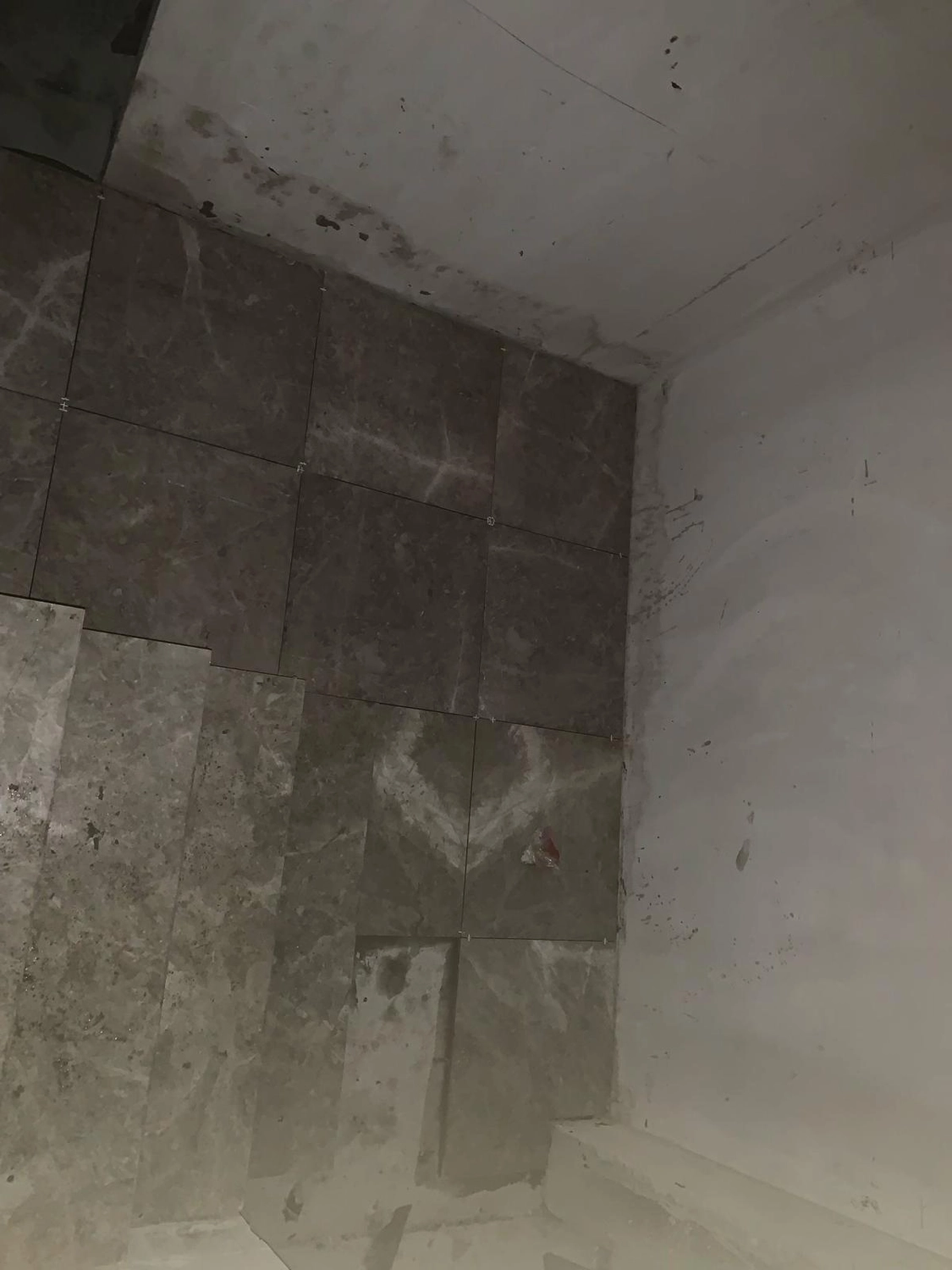 Bauabdichtungen- Bausanierungen Tiriakidis -  Komplette Renovierungsdienstleistungen – Fließen Natursteinarbeiten