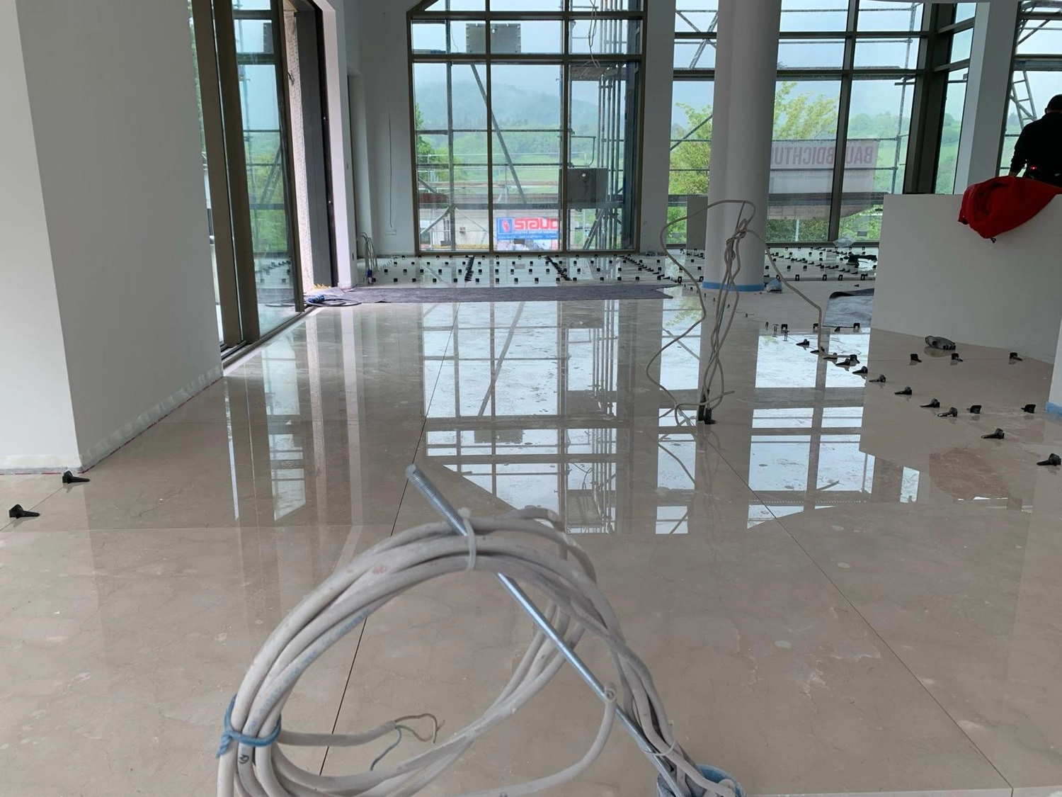 Bauabdichtungen- Bausanierungen Tiriakidis -  Komplette Renovierungsdienstleistungen – Fließen Natursteinarbeiten