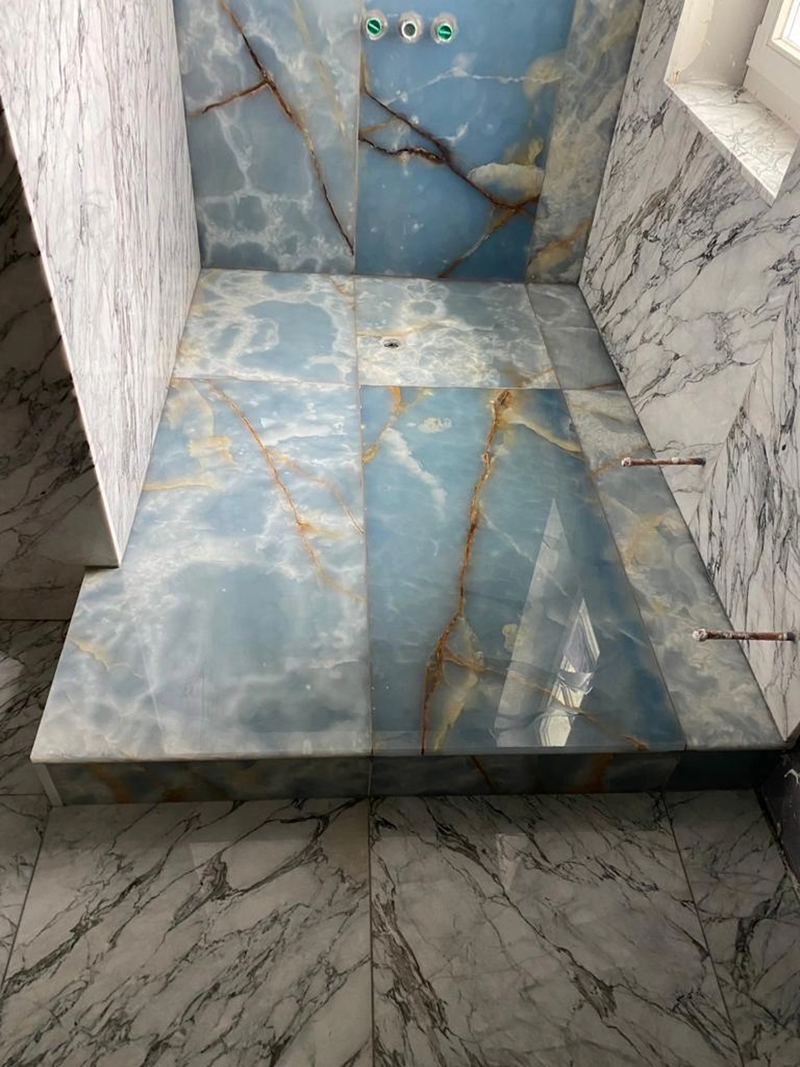 Bauabdichtungen- Bausanierungen Tiriakidis -  Komplette Renovierungsdienstleistungen – Fließen Natursteinarbeiten