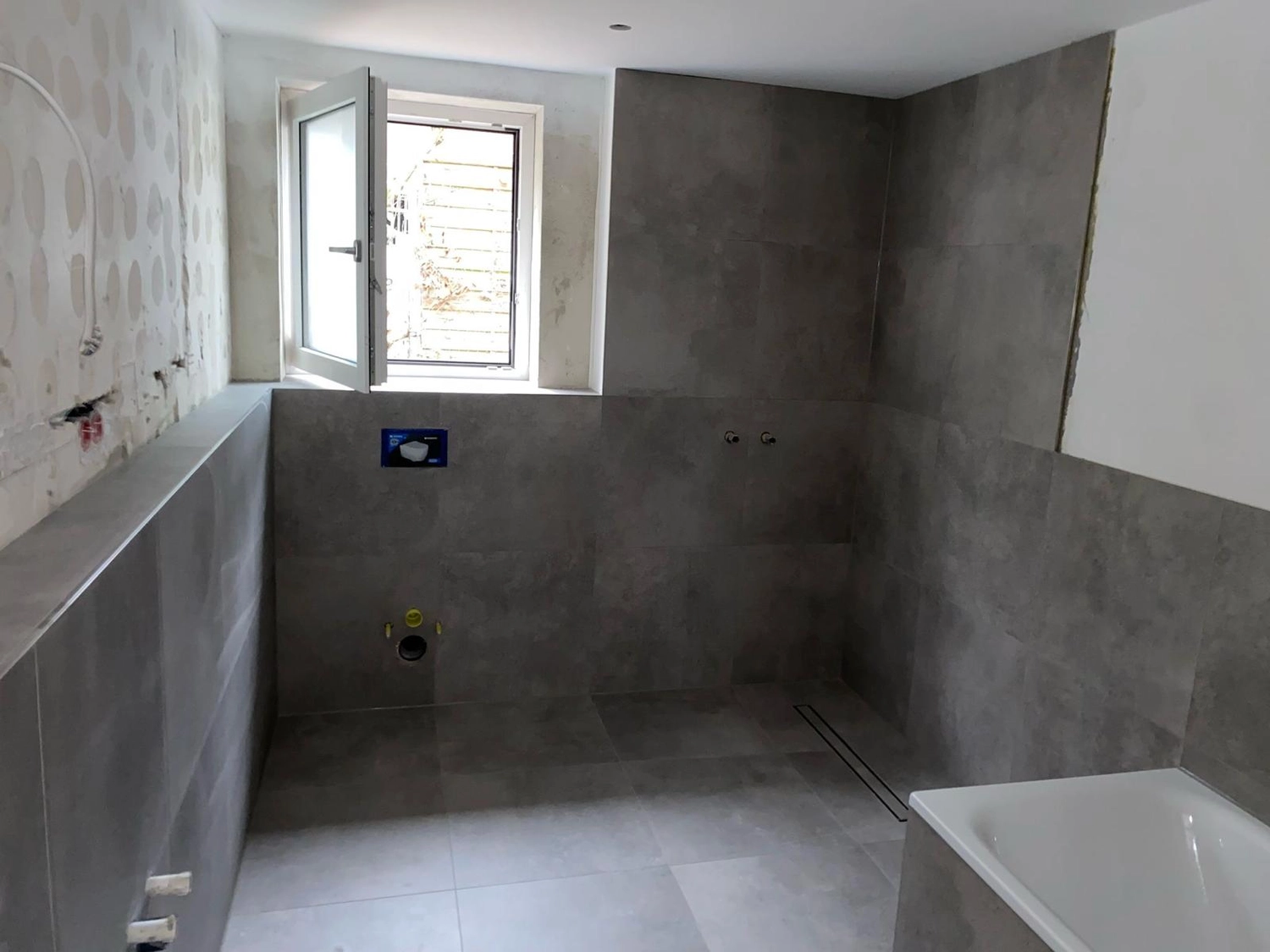 Bauabdichtungen- Bausanierungen Tiriakidis -  Komplette Renovierungsdienstleistungen – Fließen Natursteinarbeiten