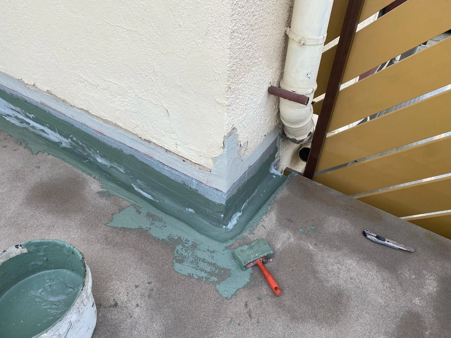 Bauabdichtungen- Bausanierungen Tiriakidis -  Komplette Renovierungsdienstleistungen – Abdichtung von Raumwänden 