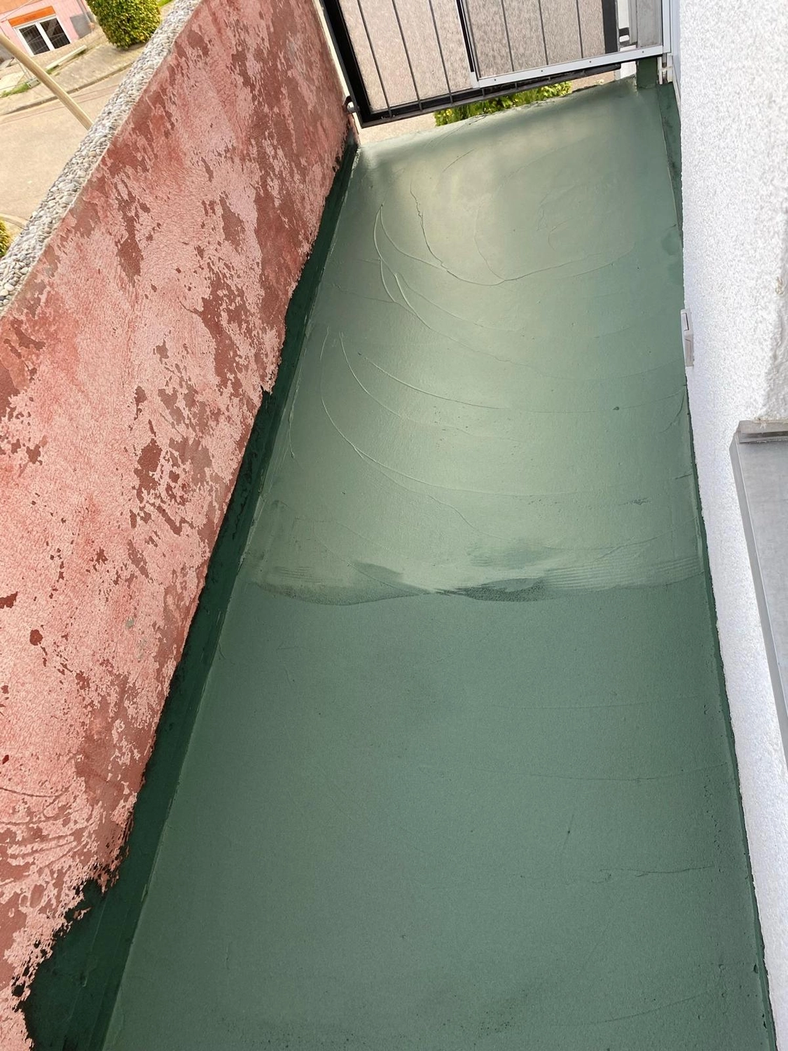 Bauabdichtungen- Bausanierungen Tiriakidis -  Komplette Renovierungsdienstleistungen – Abdichtung des Raumbodens