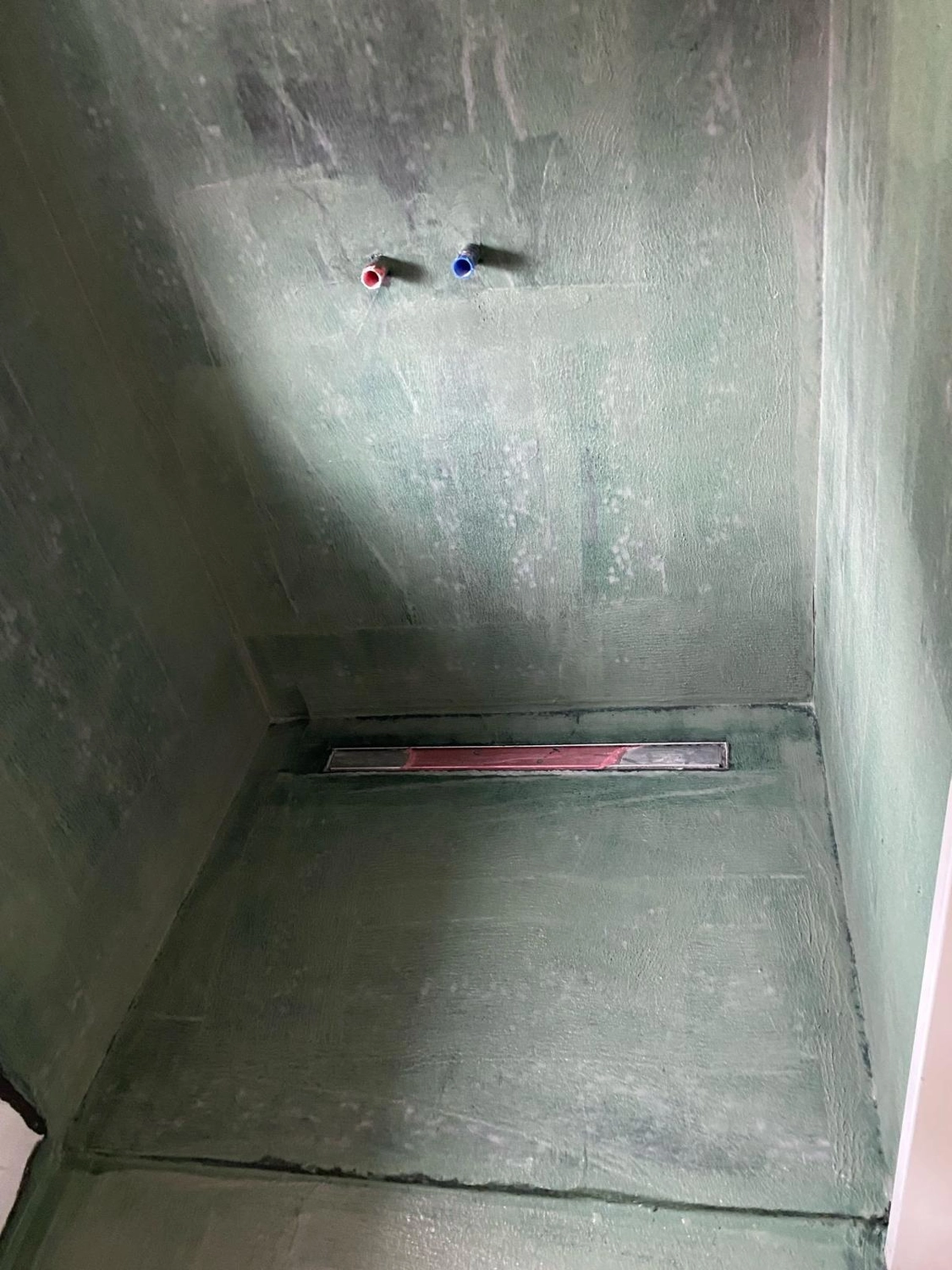 Bauabdichtungen- Bausanierungen Tiriakidis -  Komplette Renovierungsdienstleistungen – Abdichtung des Raumbodens