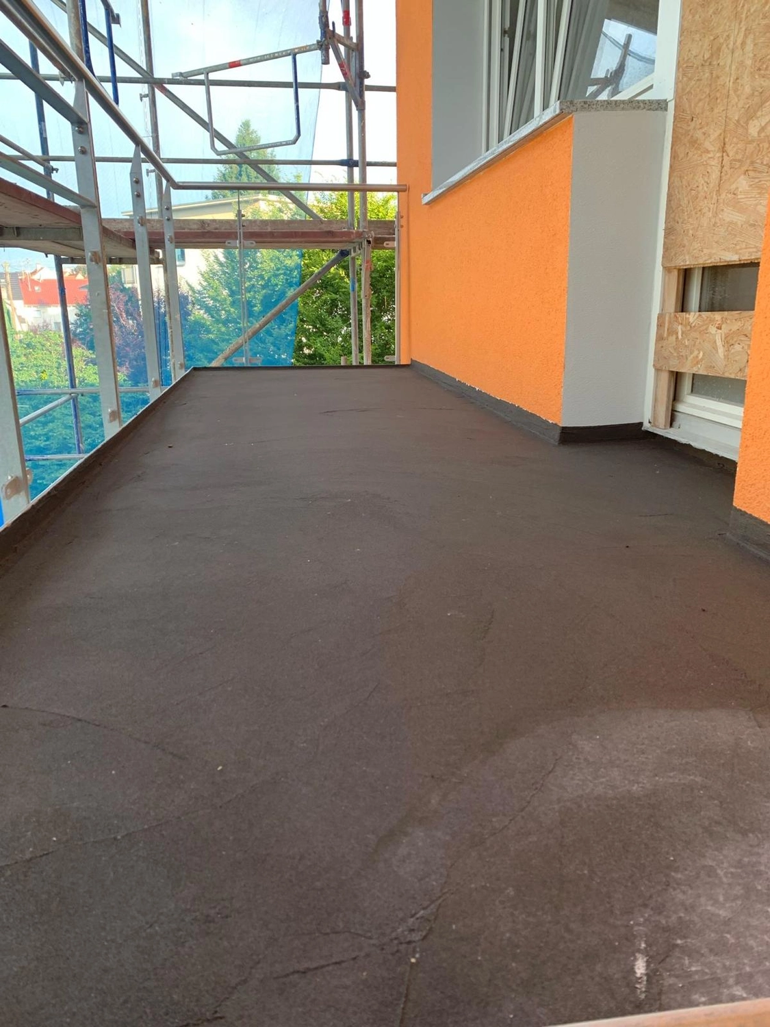 Bauabdichtungen- Bausanierungen Tiriakidis -  Komplette Renovierungsdienstleistungen – Abdichtung des Raumbodens