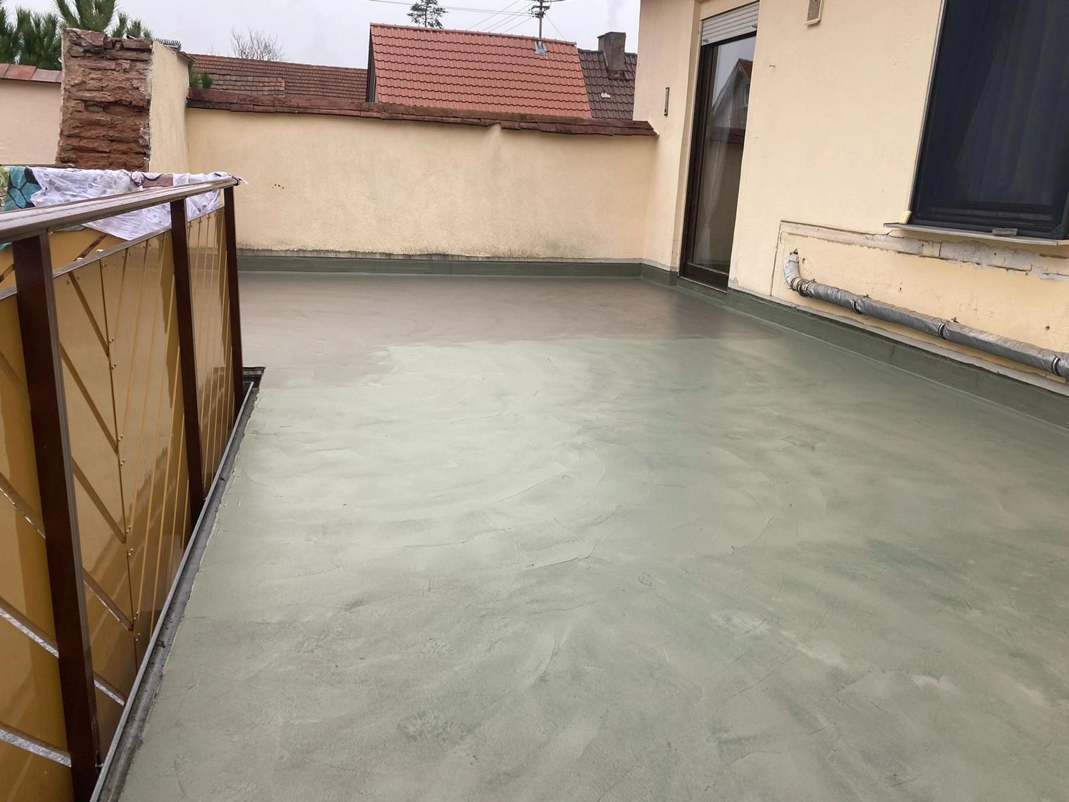 Bauabdichtungen- Bausanierungen Tiriakidis -  Komplette Renovierungsdienstleistungen – Abdichtung des Raumbodens