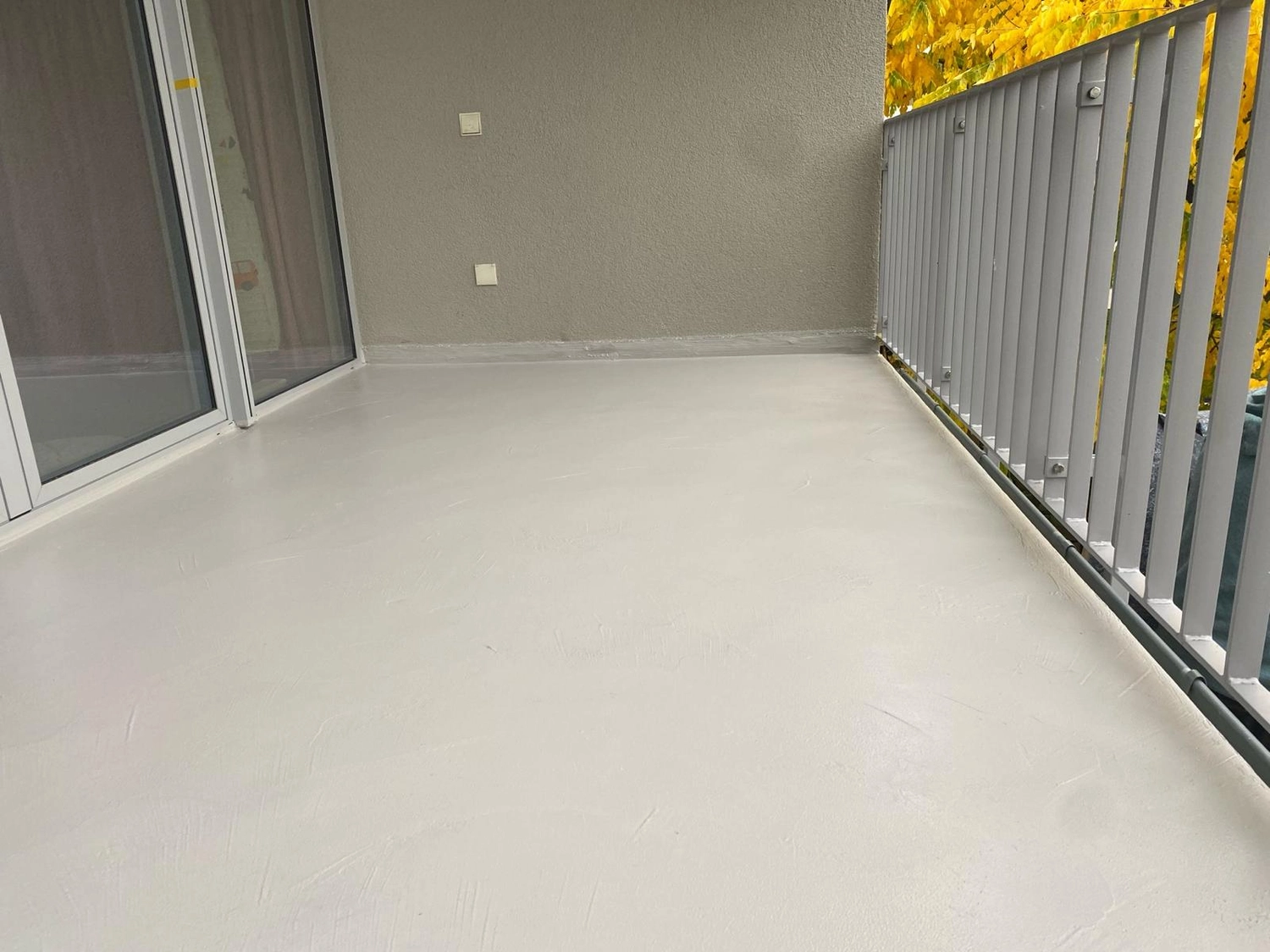 Bauabdichtungen- Bausanierungen Tiriakidis -  Komplette Renovierungsdienstleistungen – Abdichtung des Raumbodens