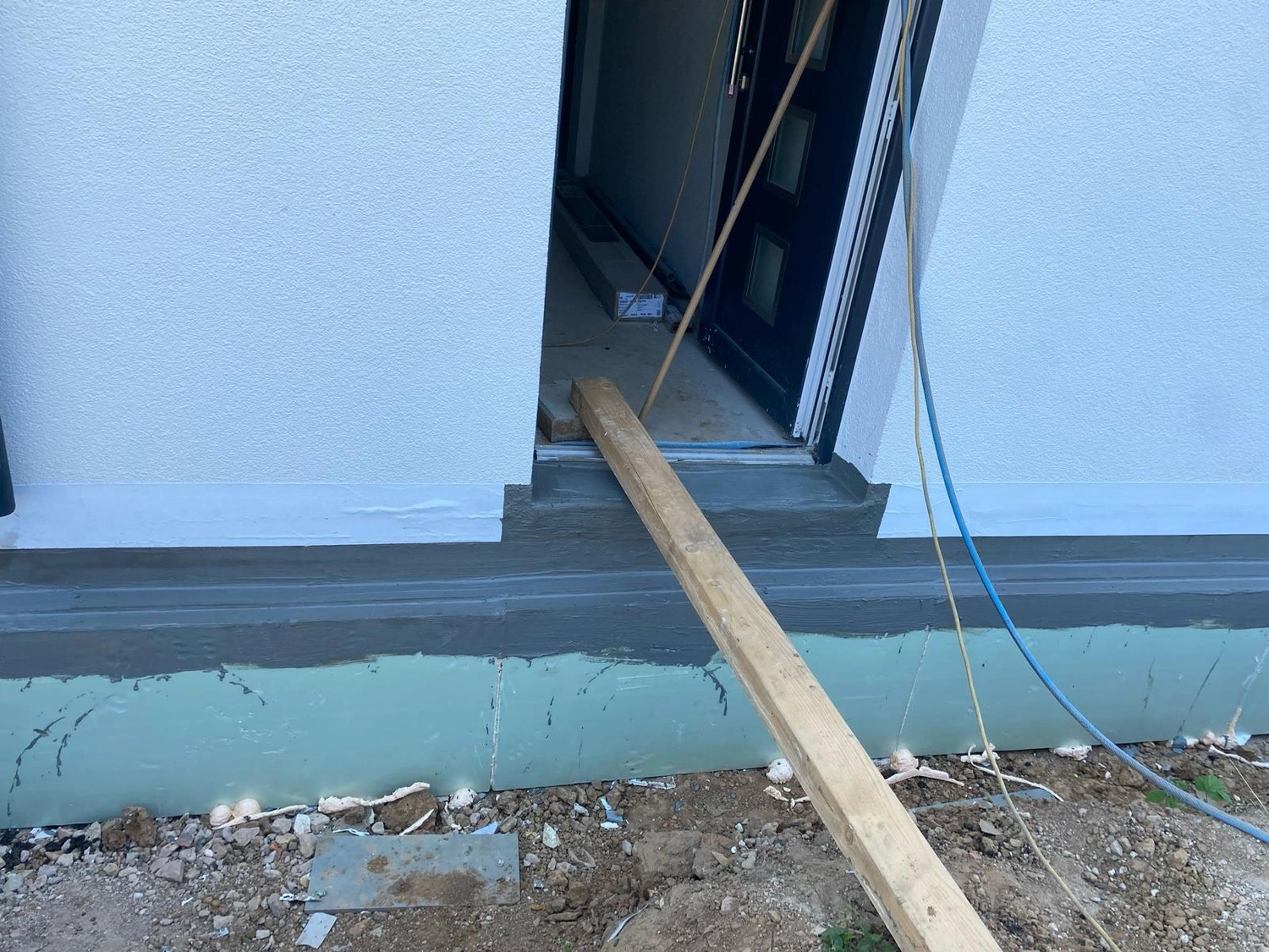 Bauabdichtungen- Bausanierungen Tiriakidis -  Komplette Renovierungsdienstleistungen – Abdichtung Außenwand